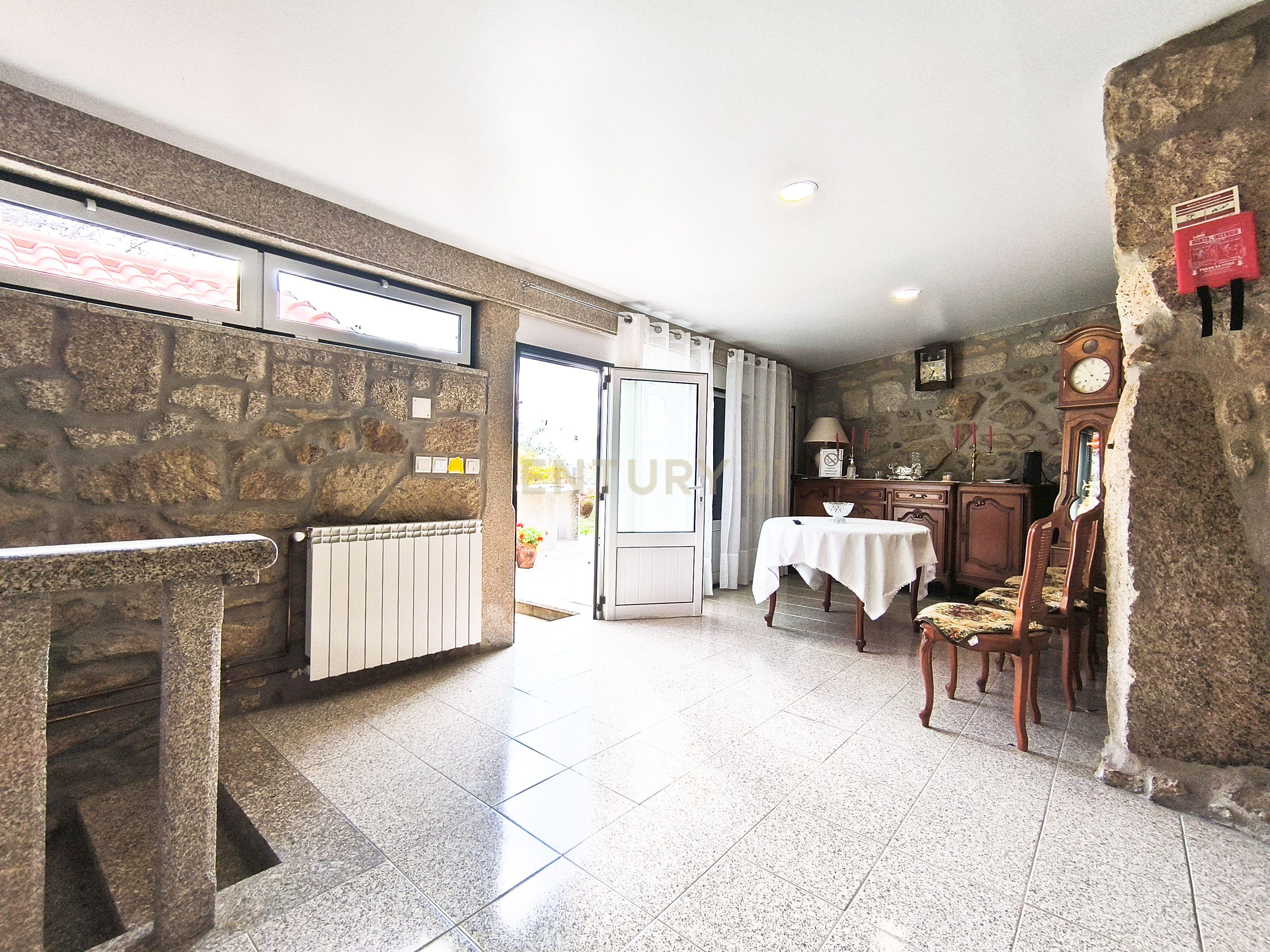Moradia T4 em Mêda, Guarda - Conforto e Tradição - Image 10