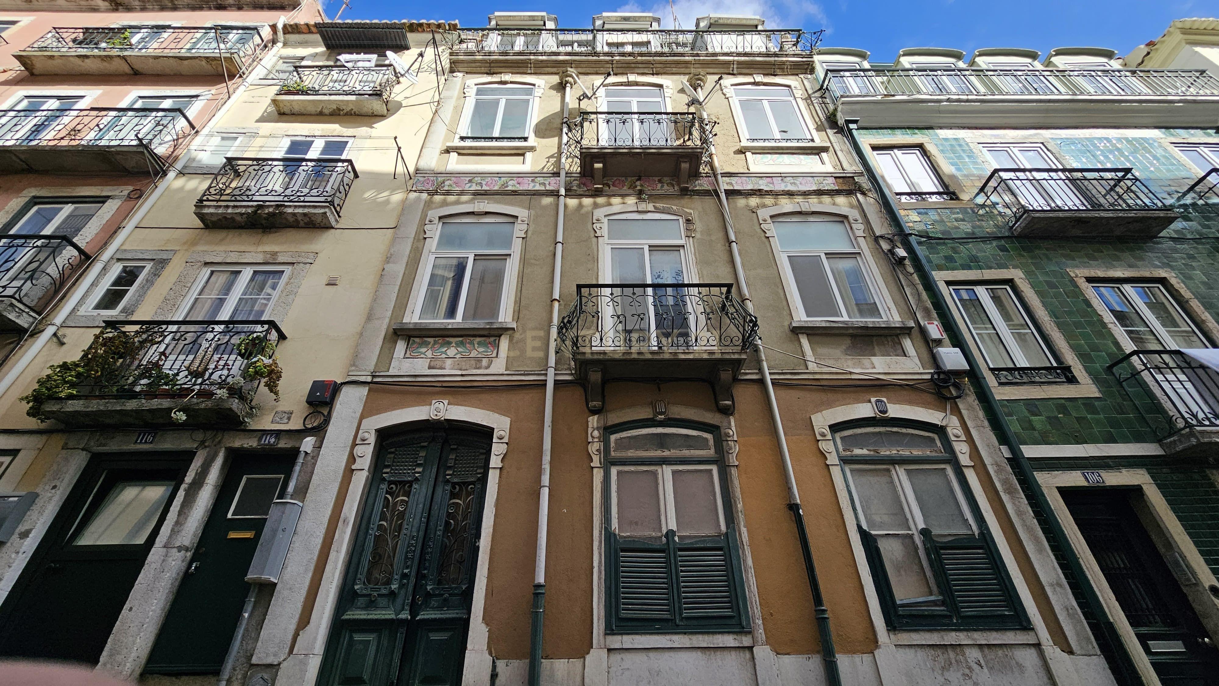 Edifício para Recuperação em Lisboa - Oportunidade Única! - Image 1