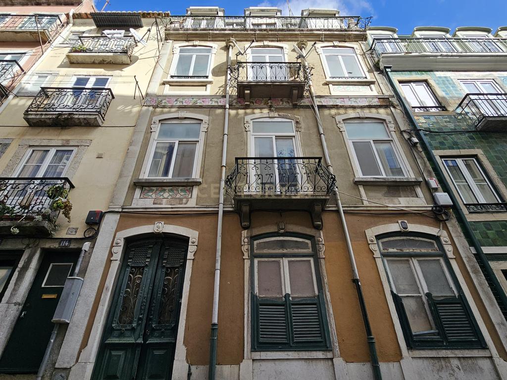 Edifício para Recuperação em Lisboa - Oportunidade Única! - Image 1