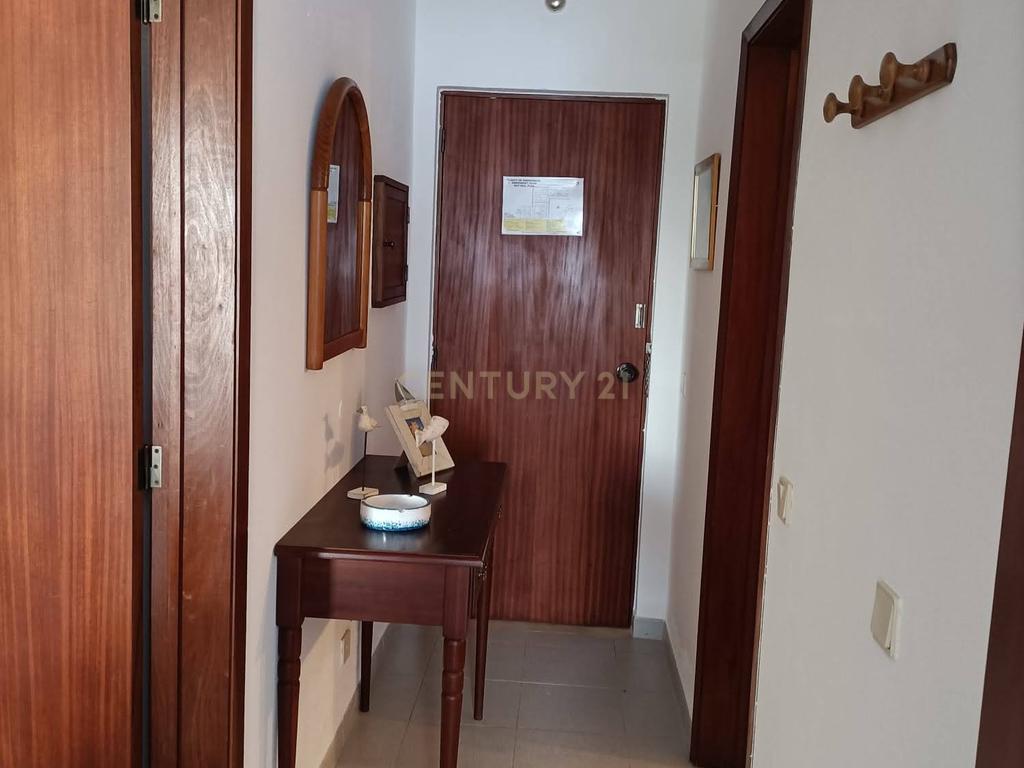Apartamento T1 em Lagoa com Piscina e Boa Exposição Solar - Image 9