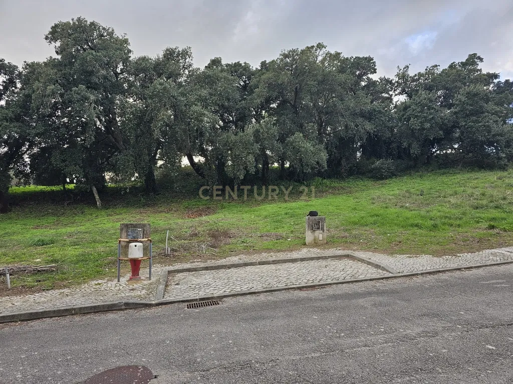 Lote de Terreno Urbano com 238m² para construção de moradia - Image 1