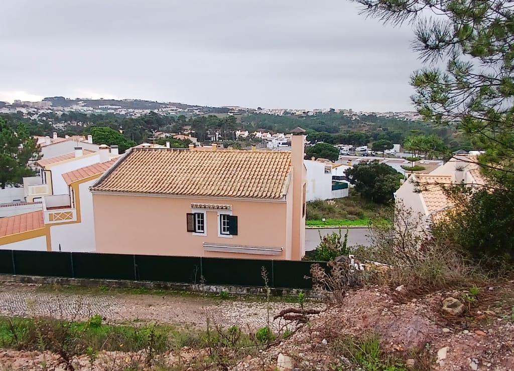 Terreno Exclusivo para Construção da Casa dos Seus Sonhos – Semanito, Sesimbra - Image 1