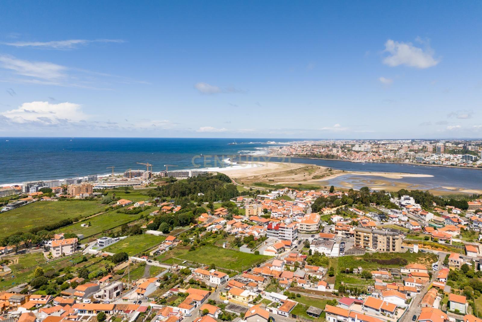 Terreno Urbano em Vila Nova de Gaia - 1132m² com Potencial Único - Image 14