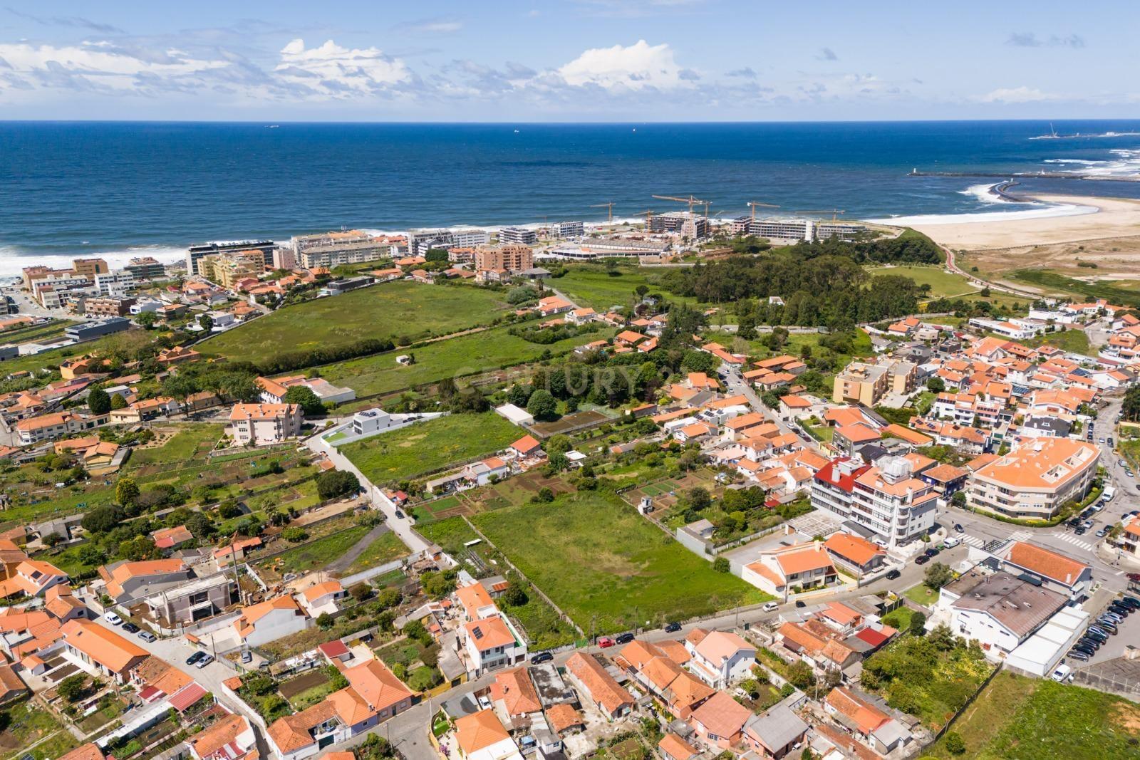 Terreno Urbano em Vila Nova de Gaia - 1132m² com Potencial Único - Image 11