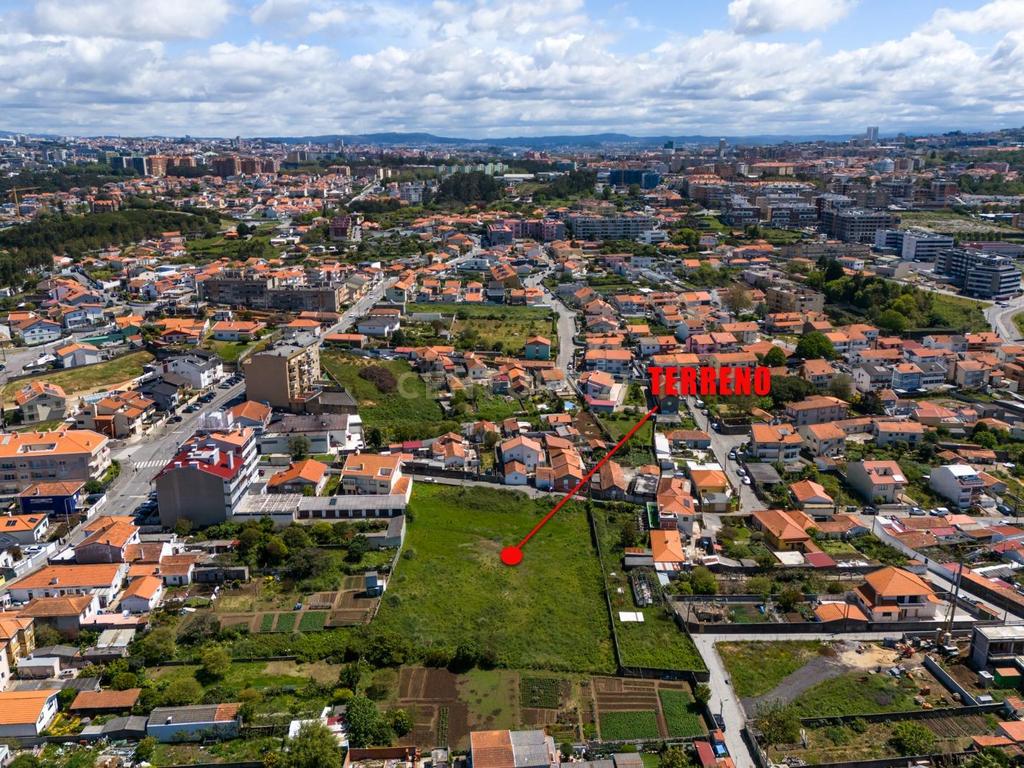 Terreno Urbano em Vila Nova de Gaia - 1132m² com Potencial Único - Image 4