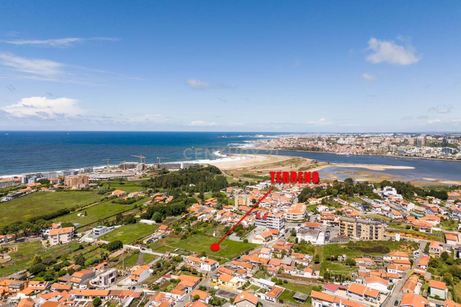 Terreno Urbano em Vila Nova de Gaia - 1132m² com Potencial Único - Image 1