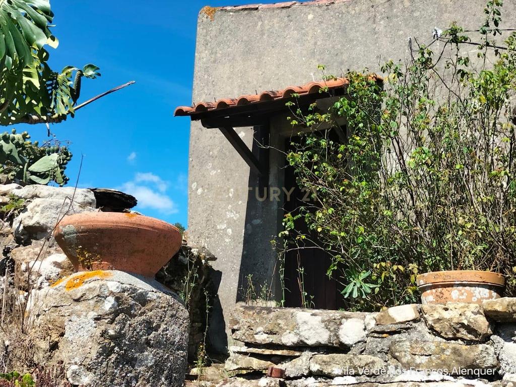 Moradia típica na Serra de Montejunto – Ideal para viver ou investir em turismo rural - Image 38