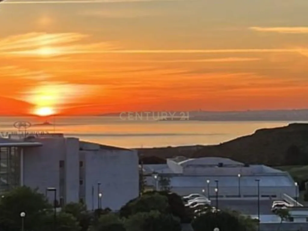 Apartamento com parqueamento, vista mar, nos Capuchos, Caparica - Image 15