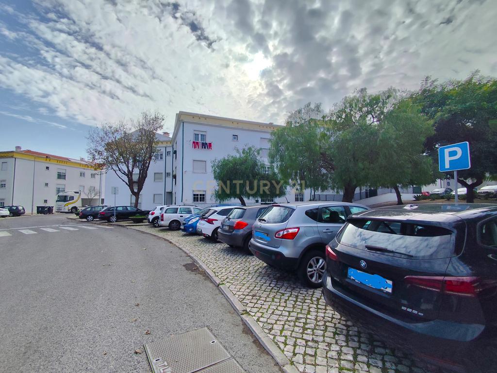 Apartamento T2 em São Domingos de Rana, Cascais - Image 1
