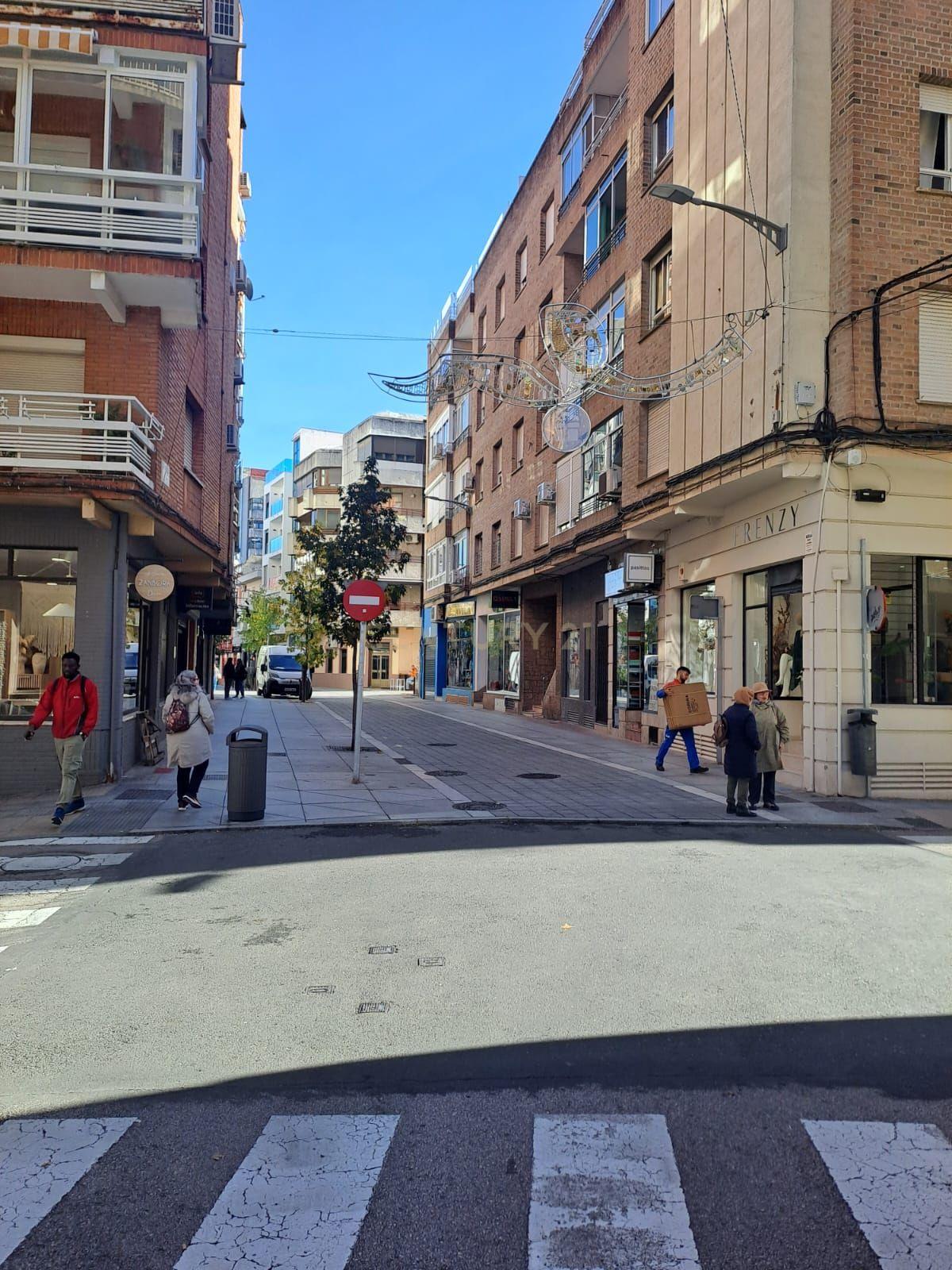 undefined - Image 1