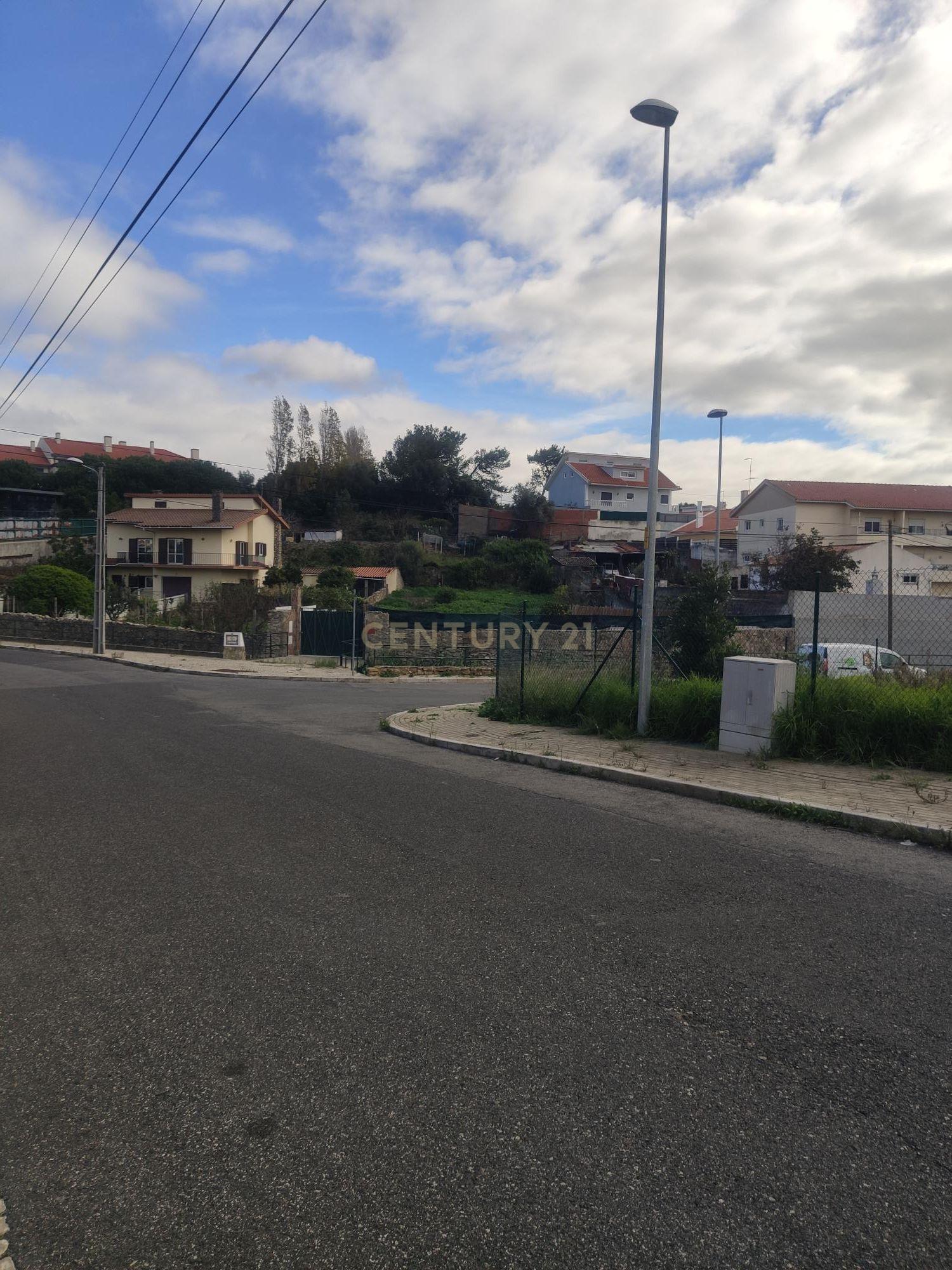Lote de terreno urbano com 1200 m2 para construção junto ao Condominio Villaggio Manique - Image 10