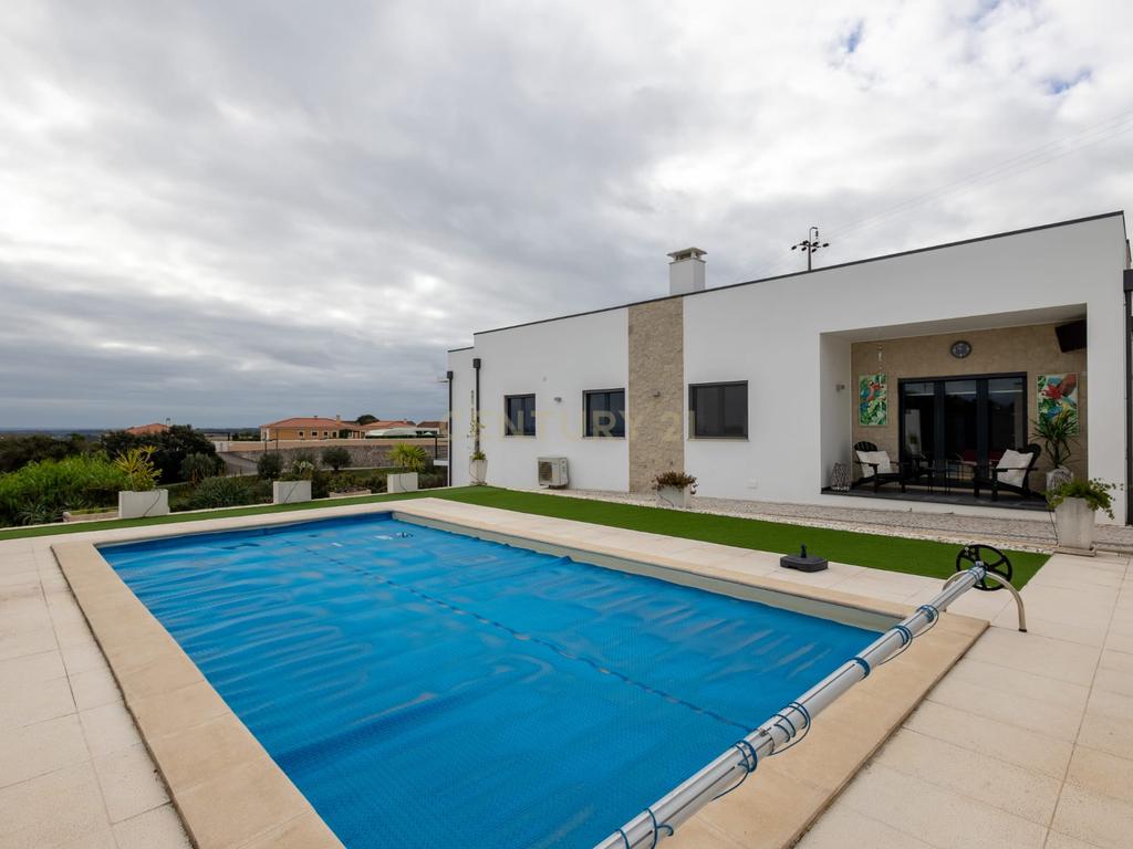 Moderna moradia T4 de luxo com terreno para investimento - Alcanena - Santarém - Image 39
