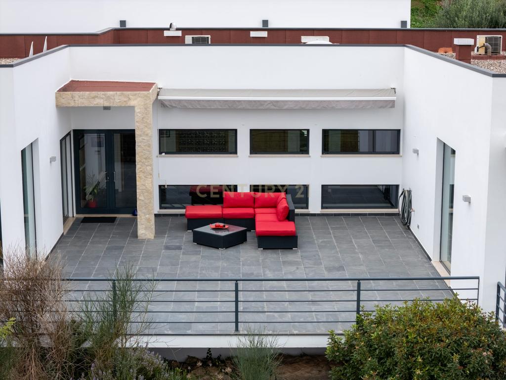 Moderna moradia T4 de luxo com terreno para investimento - Alcanena - Santarém - Image 12