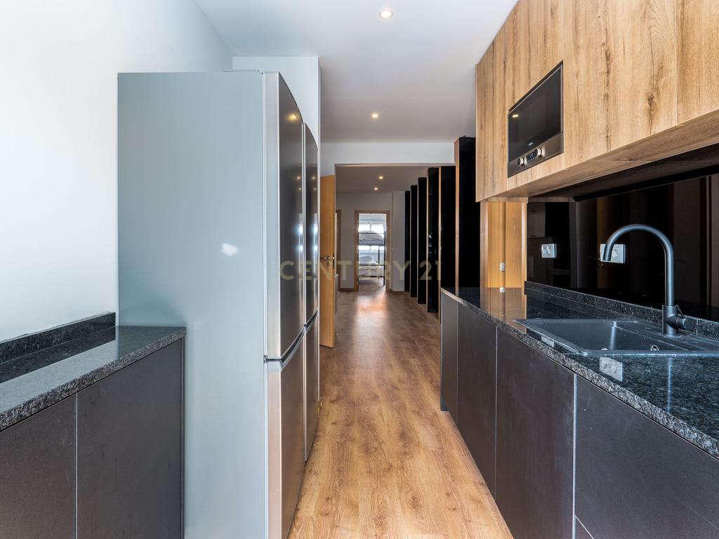 ANDAR MORADIA T4| VENDA| INVESTIMENTO| CENTRO DO PORTO - Image 16