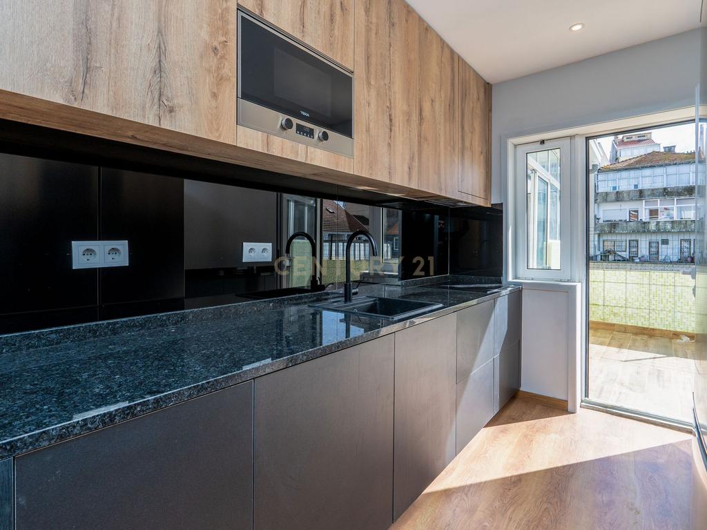 ANDAR MORADIA T4| VENDA| INVESTIMENTO| CENTRO DO PORTO - Image 17