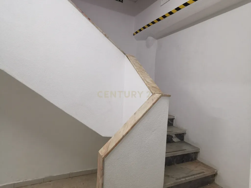 Loja venda/ Arrendamento -Comercio - Serviços-Excelente localização Almada - Rua Gil VIcente - Image 10