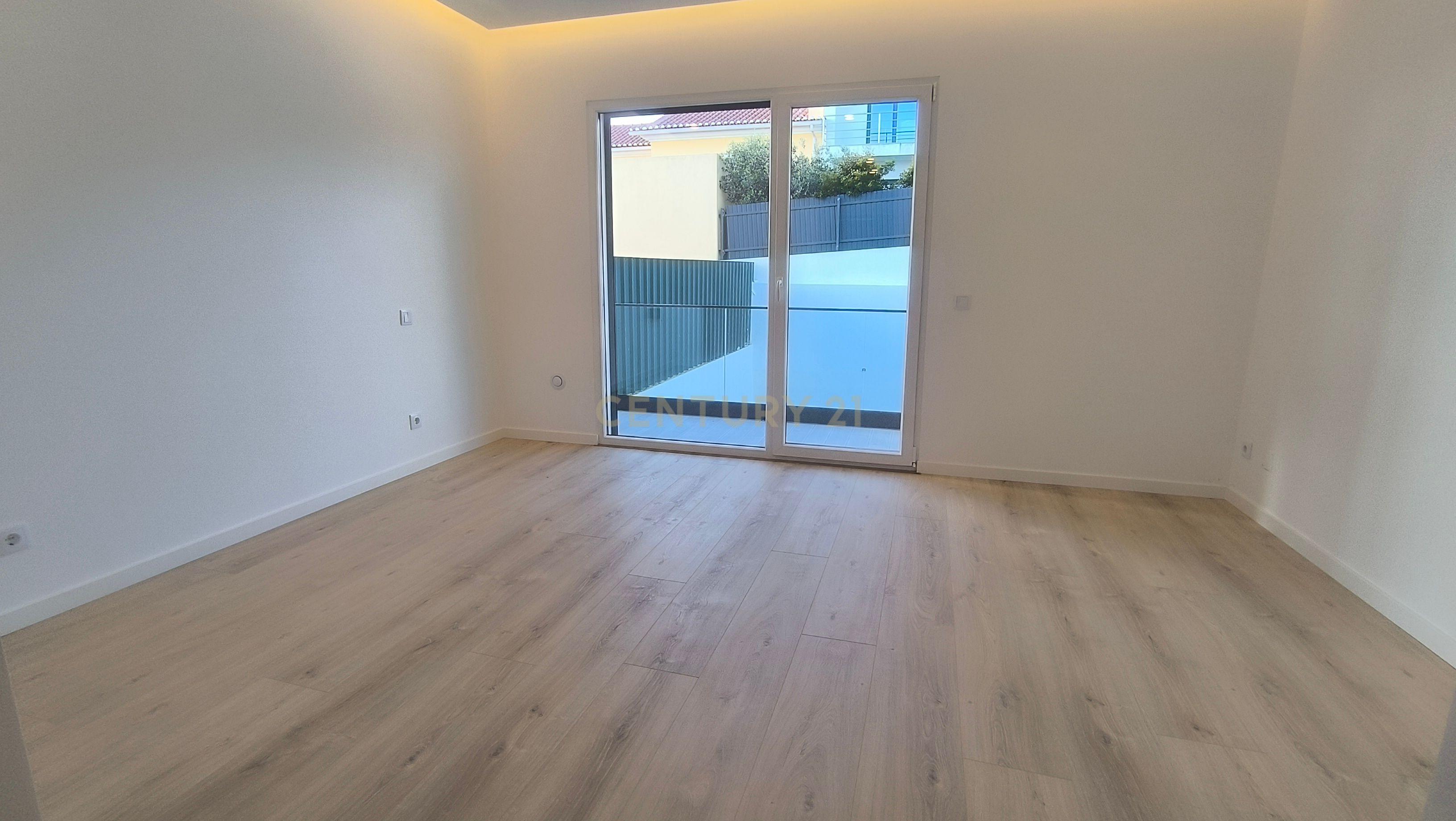 Moradia Construção Nova T5 C/ Piscina - Image 19