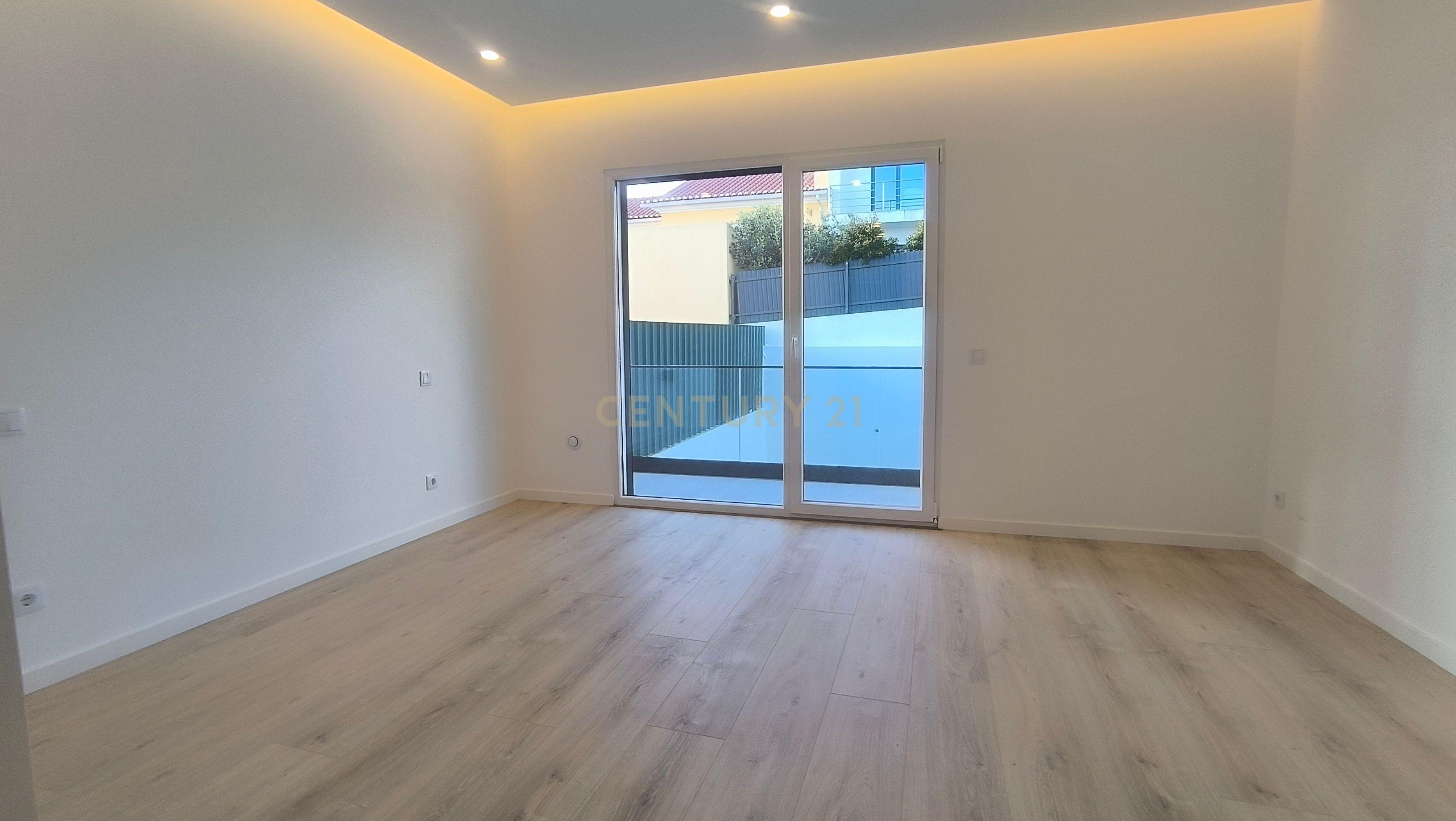 Moradia Construção Nova T5 C/ Piscina - Image 18