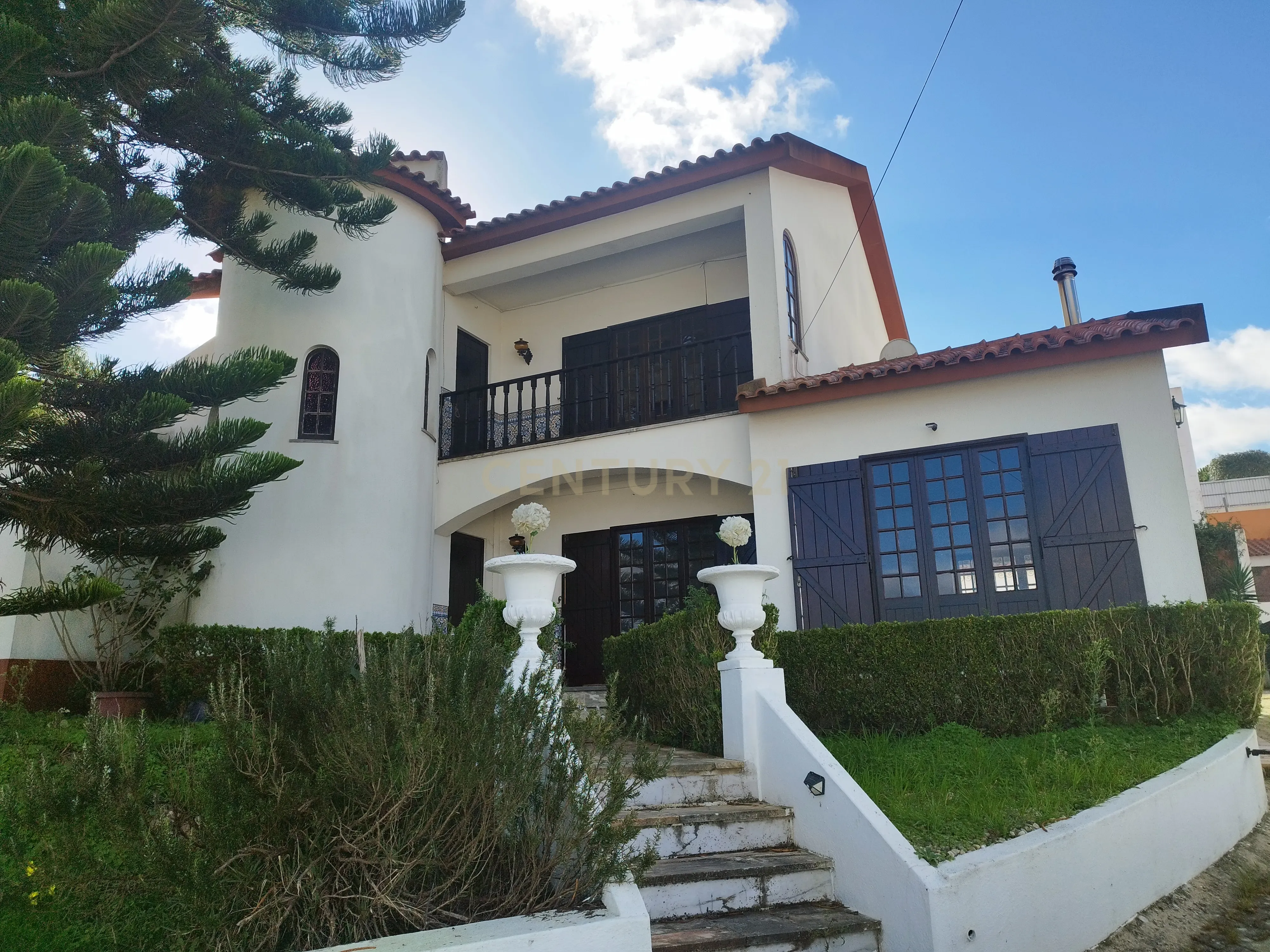Moradia T4, usada, para venda em Torres Vedras. - Image 1