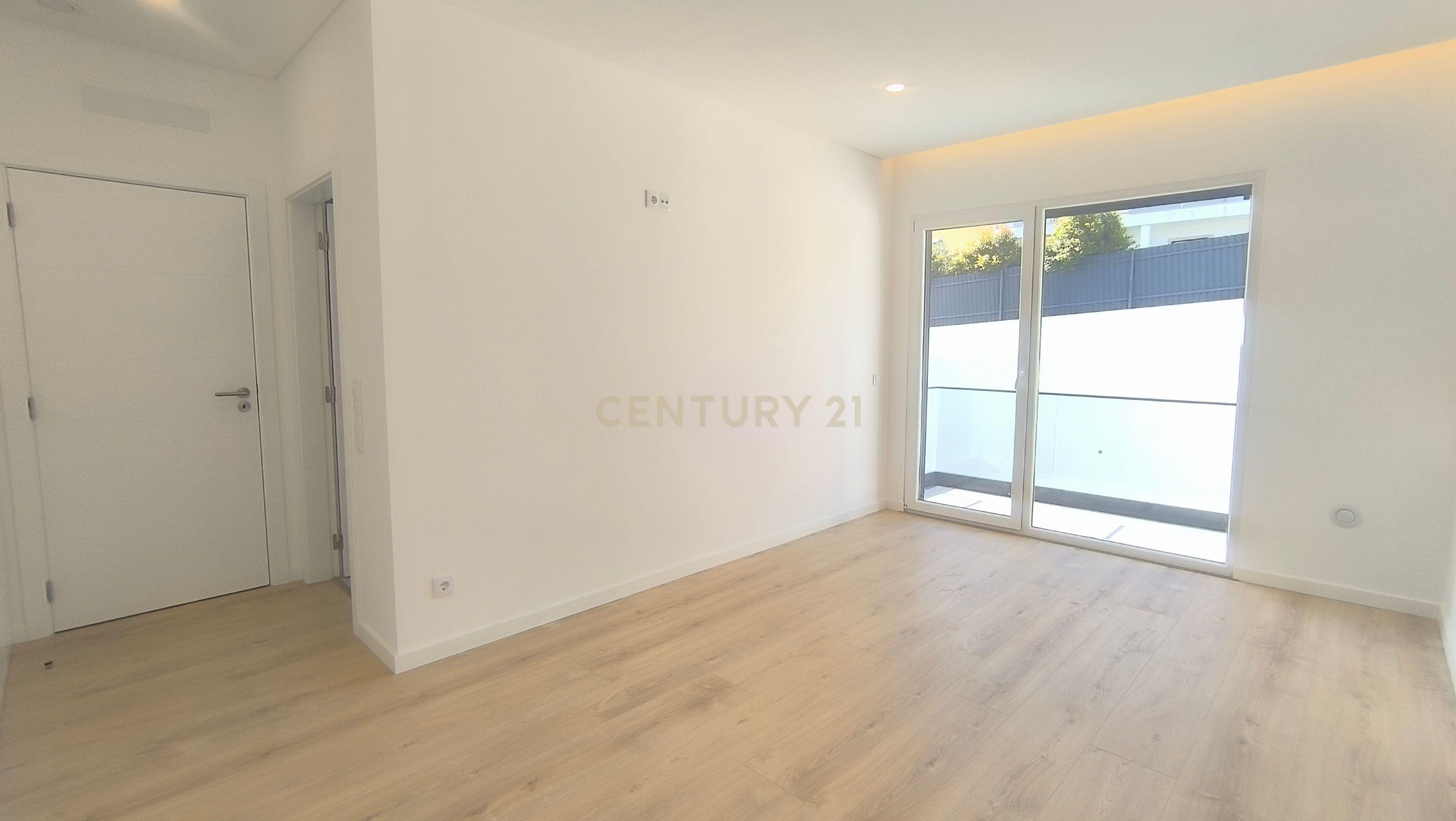 Moradia Construção Nova T5 C/ Piscina - Image 27