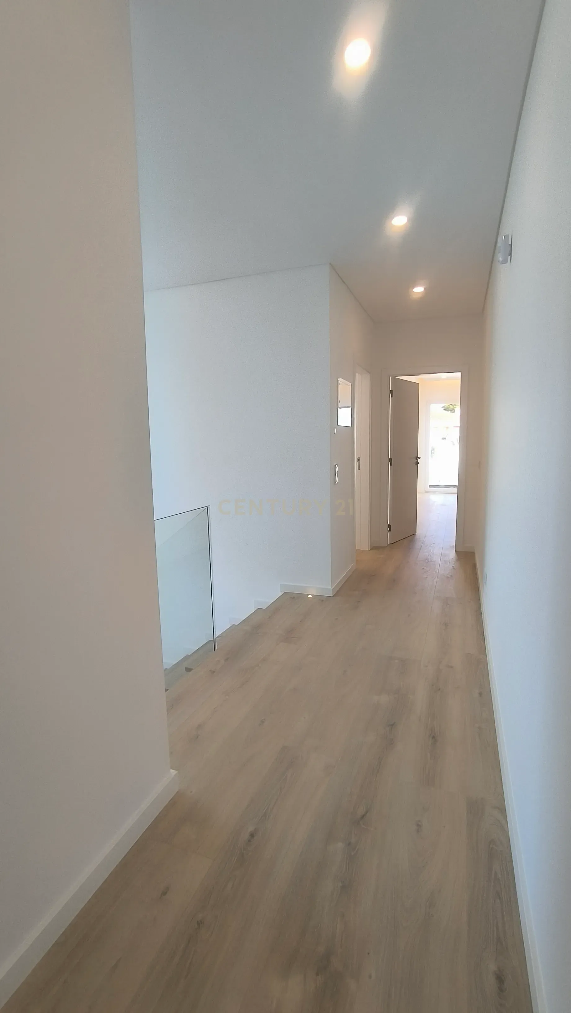 Moradia Construção Nova T5 C/ Piscina - Image 28
