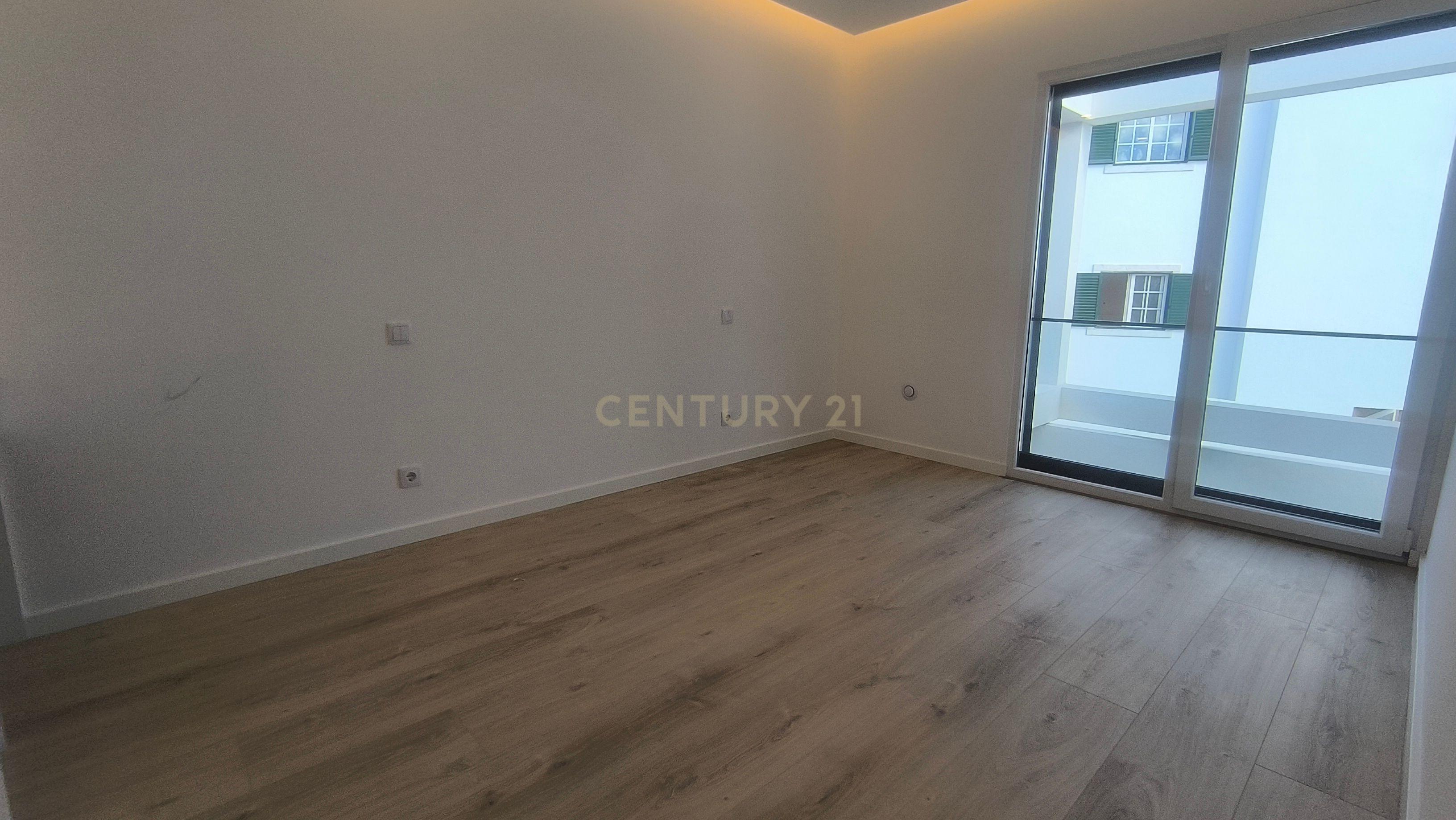 Moradia Construção Nova T5 C/ Piscina - Image 38