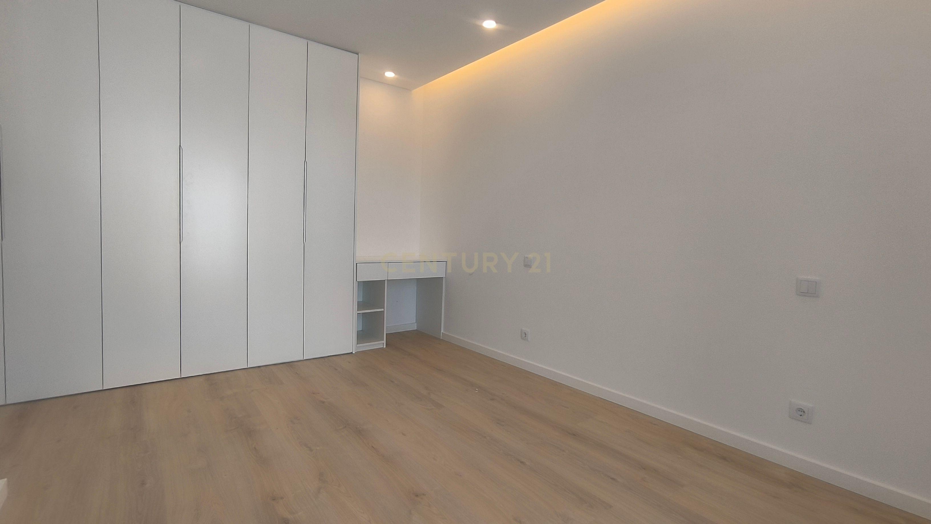 Moradia Construção Nova T5 C/ Piscina - Image 40