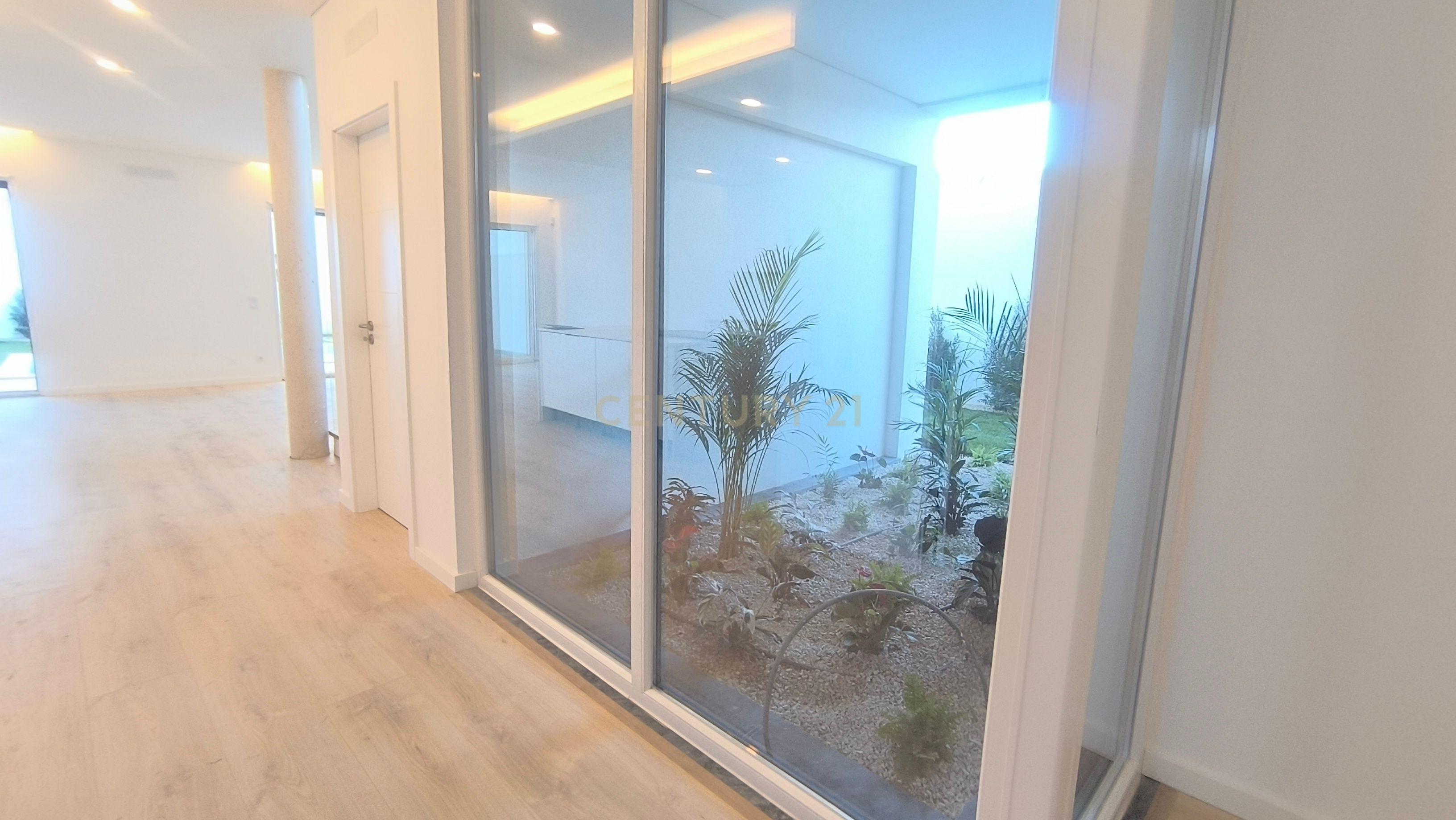 Moradia Construção Nova T5 C/ Piscina - Image 42