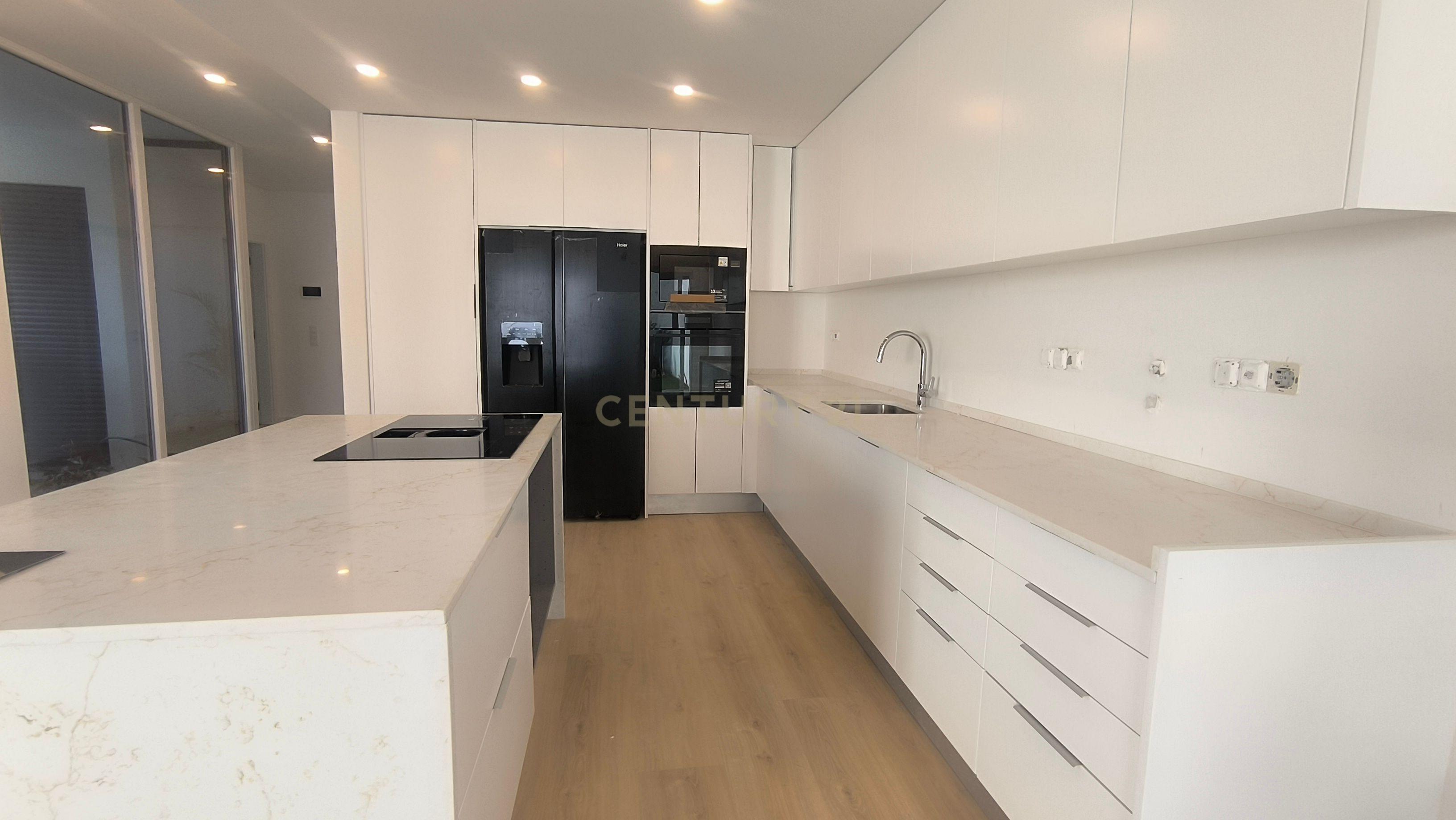 Moradia Construção Nova T5 C/ Piscina - Image 8