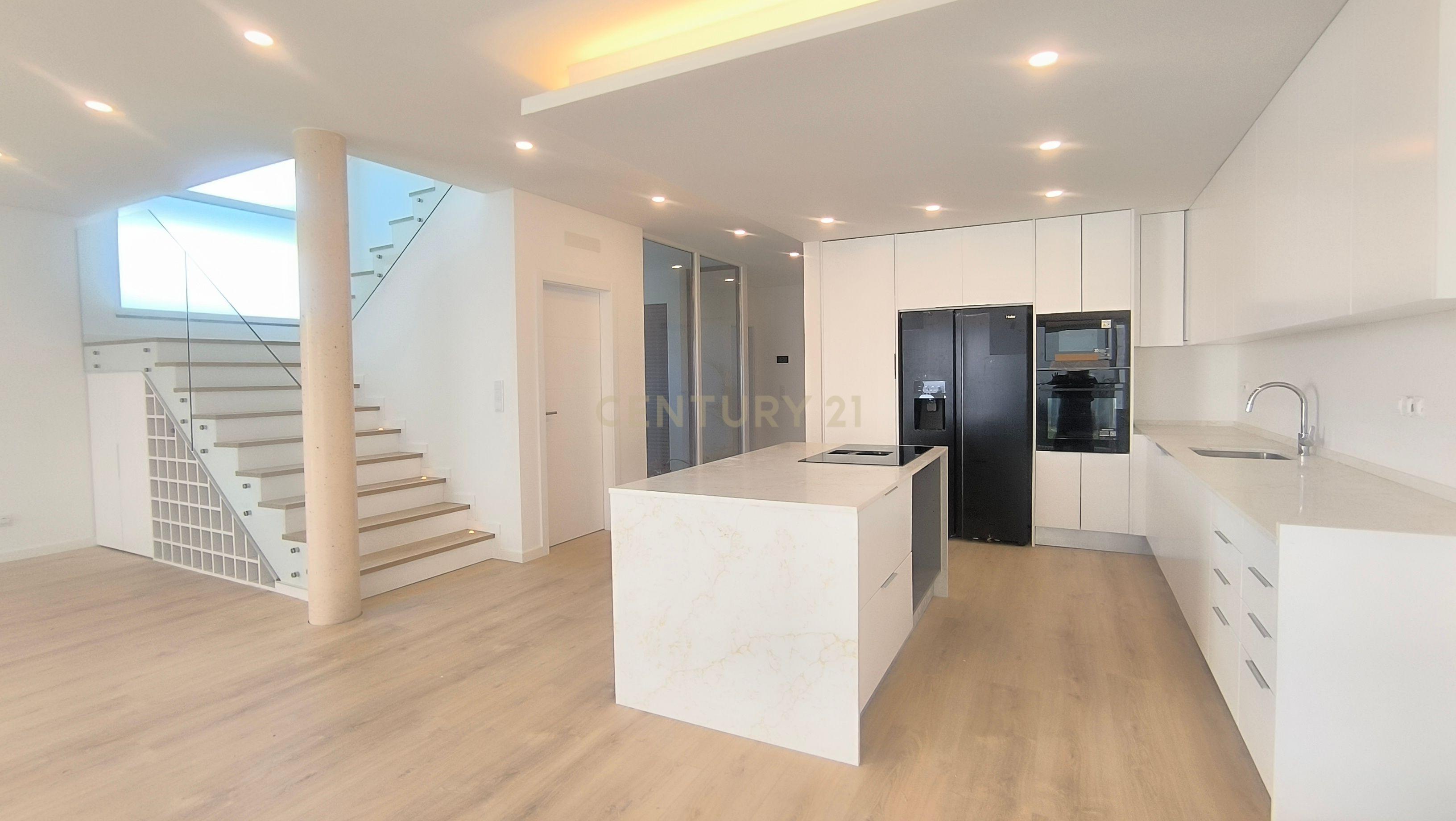 Moradia Construção Nova T5 C/ Piscina - Image 6