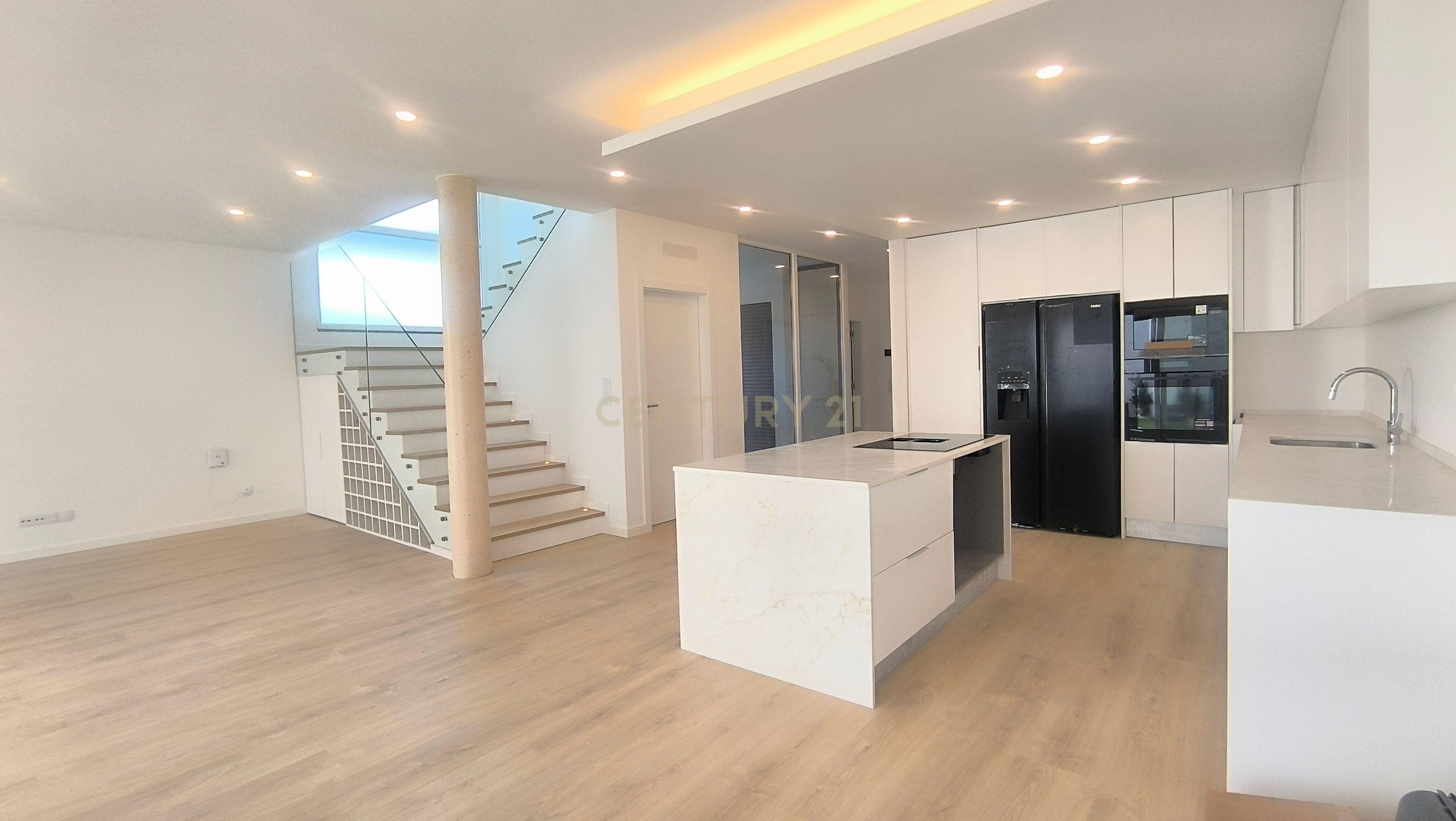 Moradia Construção Nova T5 C/ Piscina - Image 5
