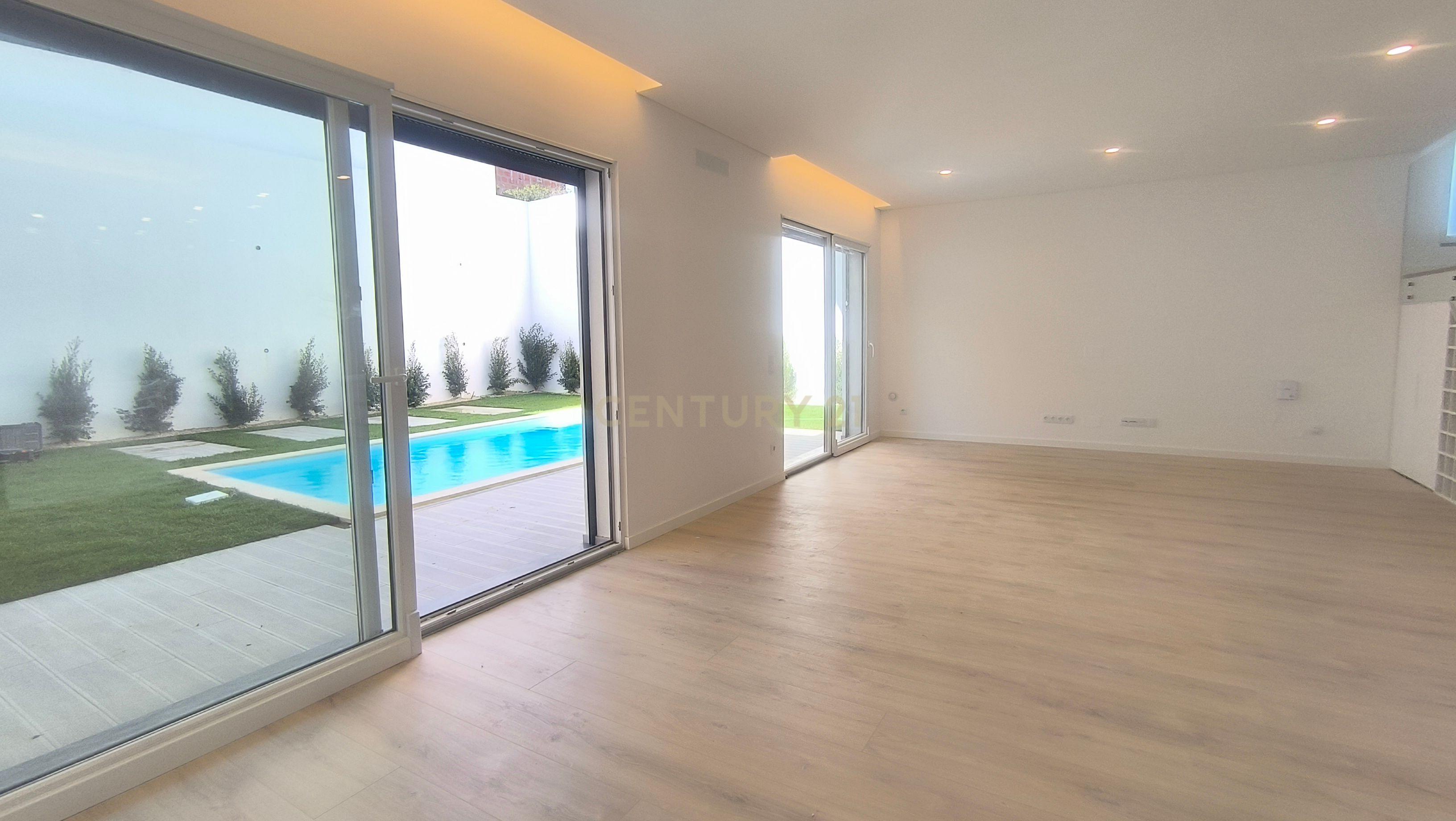 Moradia Construção Nova T5 C/ Piscina - Image 4