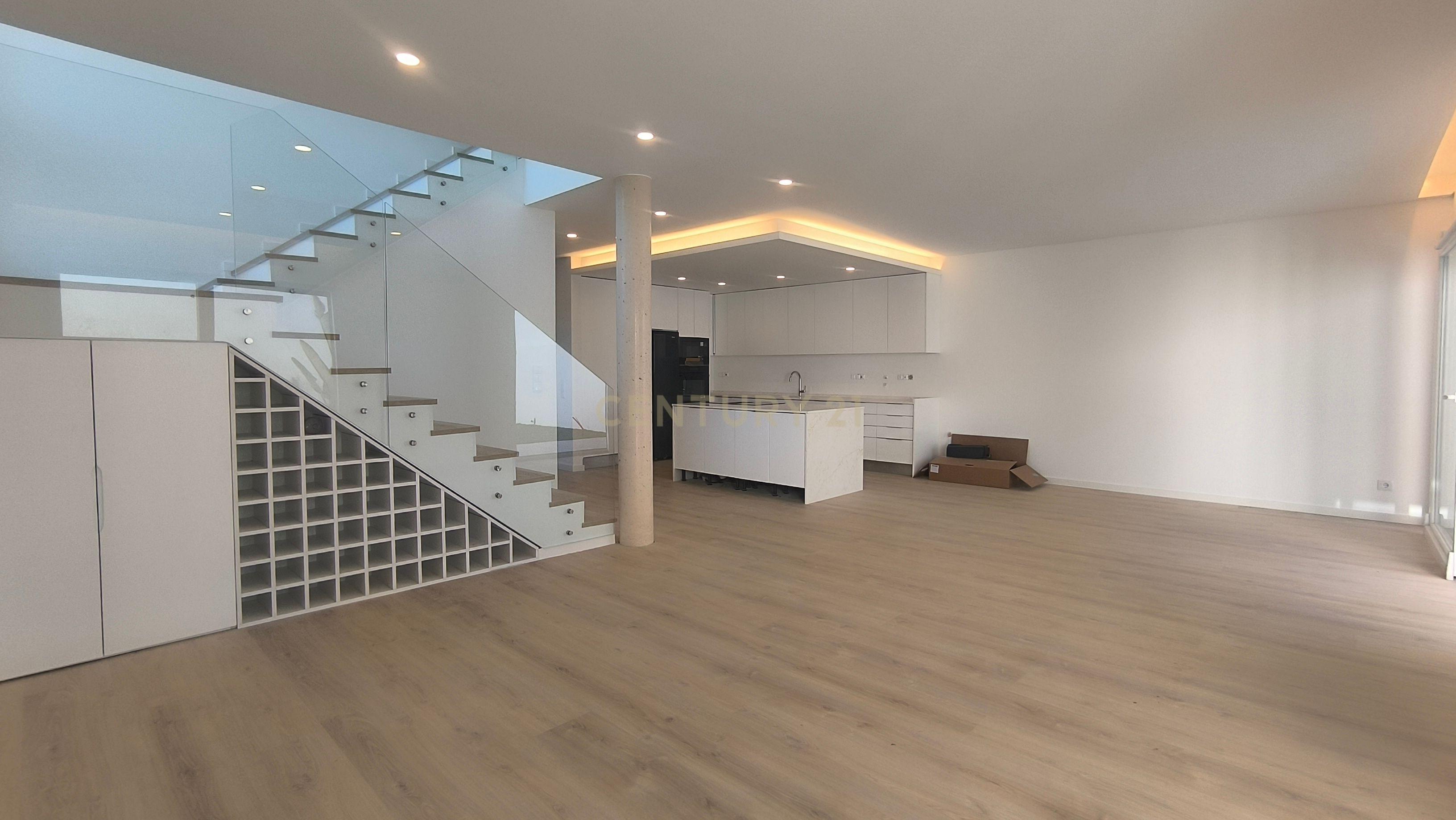 Moradia Construção Nova T5 C/ Piscina - Image 10