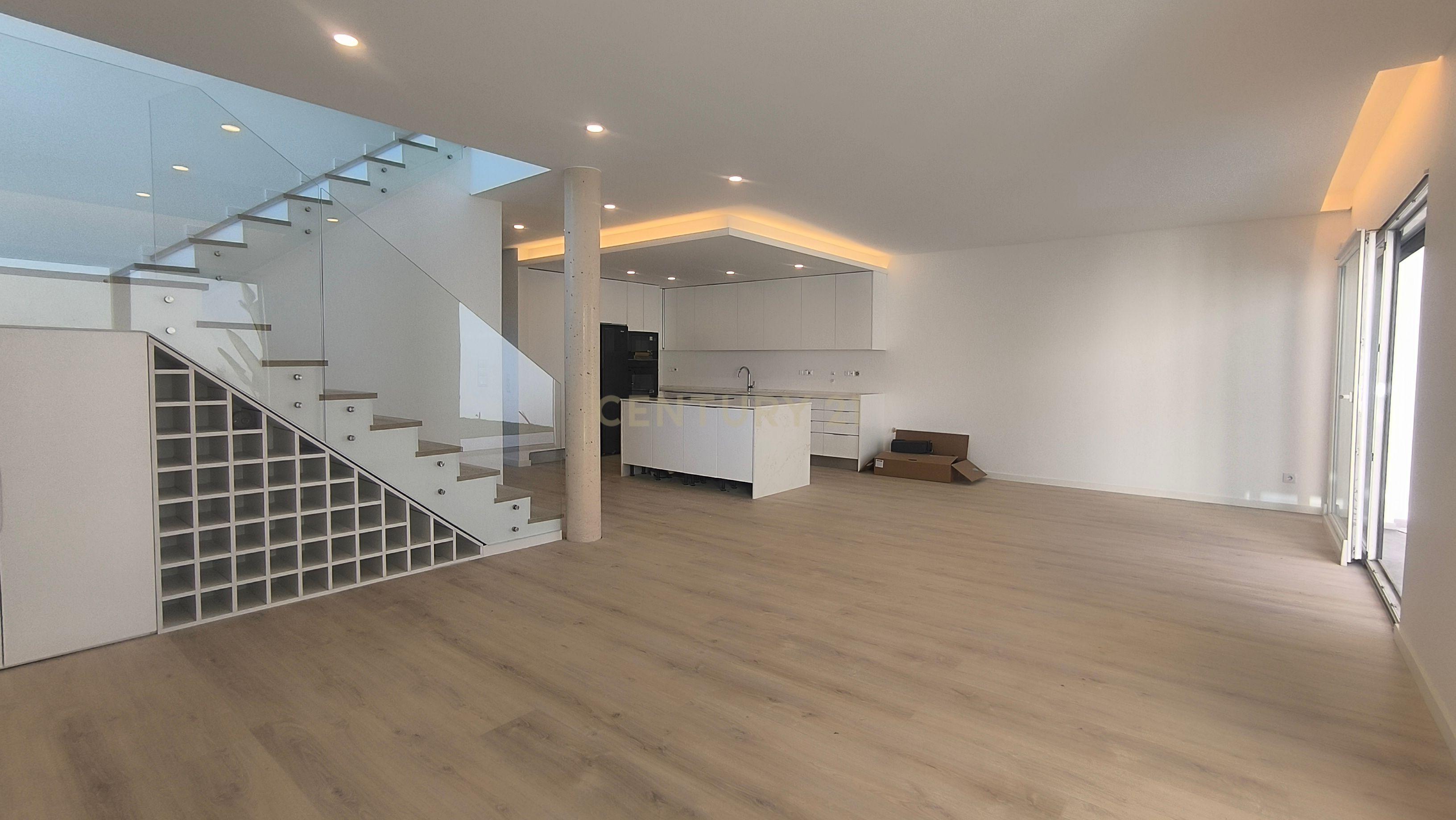 Moradia Construção Nova T5 C/ Piscina - Image 9