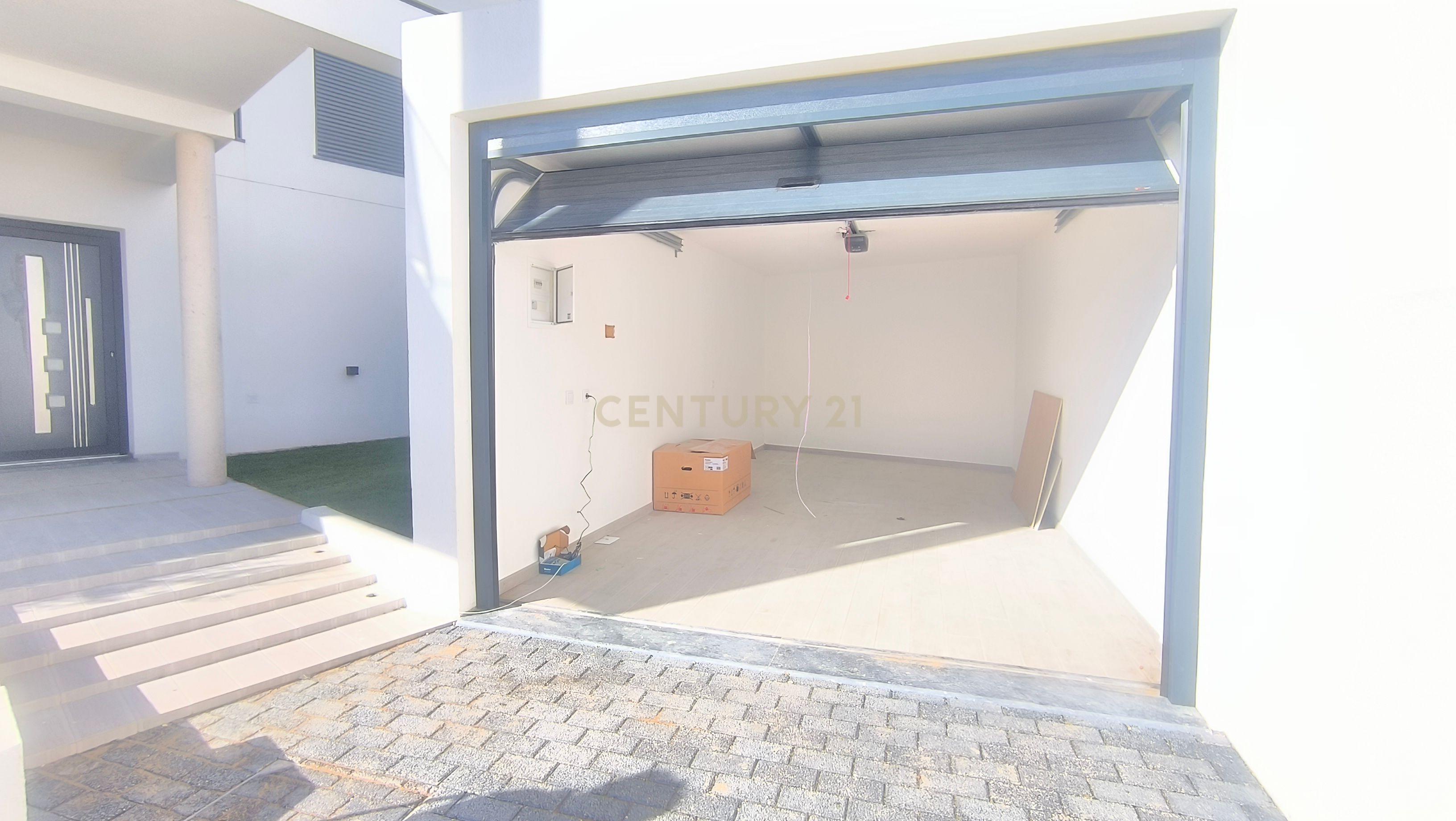Moradia Construção Nova T5 C/ Piscina - Image 51