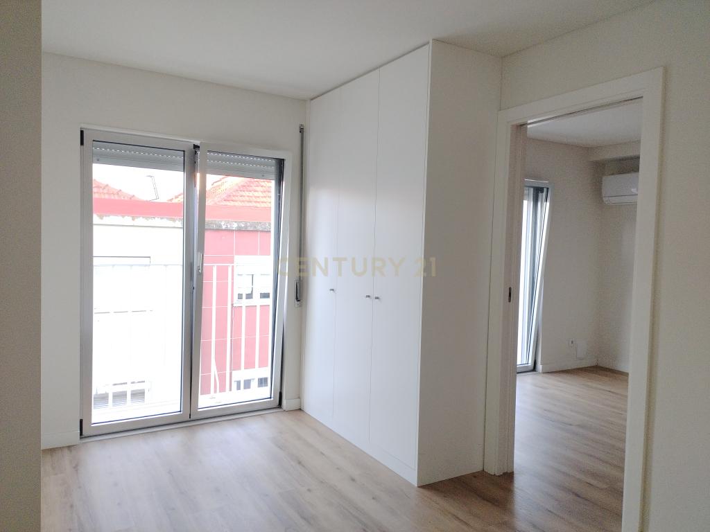 Apartamento Moderno em Moscavide, Loures - Image 4