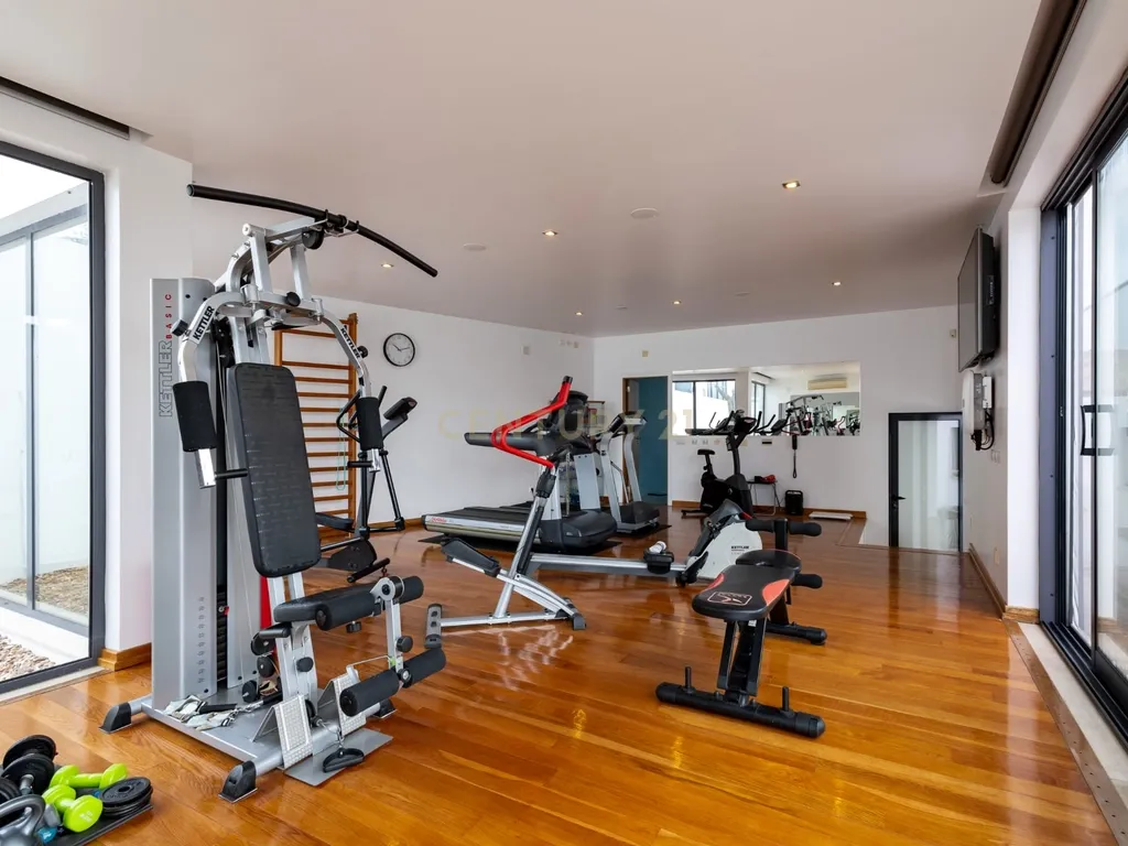 Moderna moradia T4 de luxo com terreno para investimento - Alcanena - Santarém - Image 35