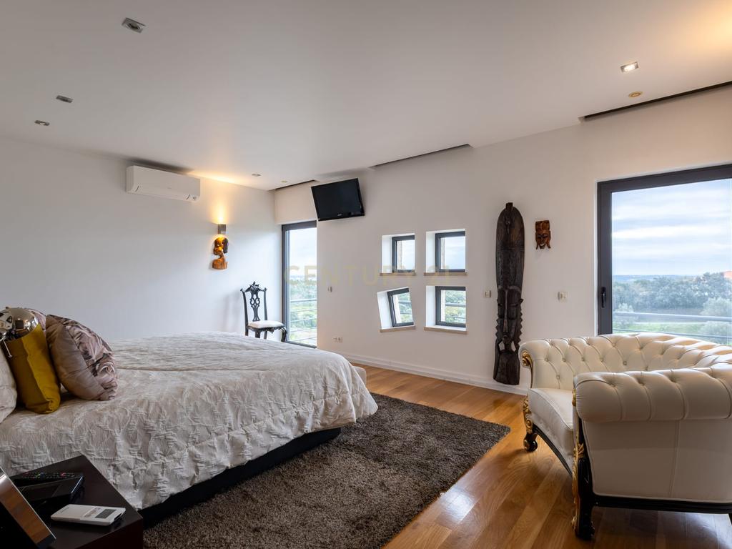 Moderna moradia T4 de luxo com terreno para investimento - Alcanena - Santarém - Image 14