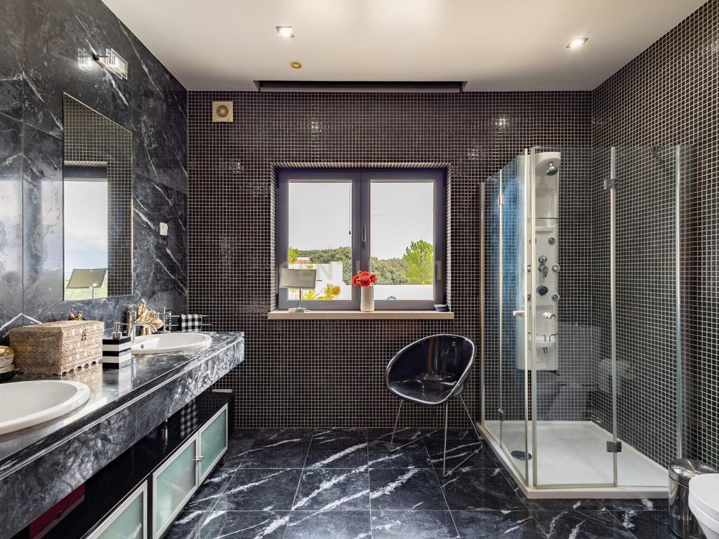 Moderna moradia T4 de luxo com terreno para investimento - Alcanena - Santarém - Image 23