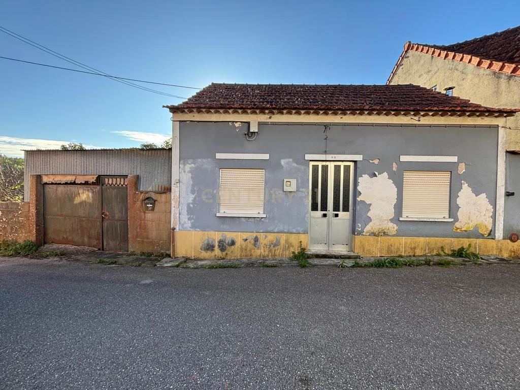 Casa tipo T-2 mais T-0 - Image 1