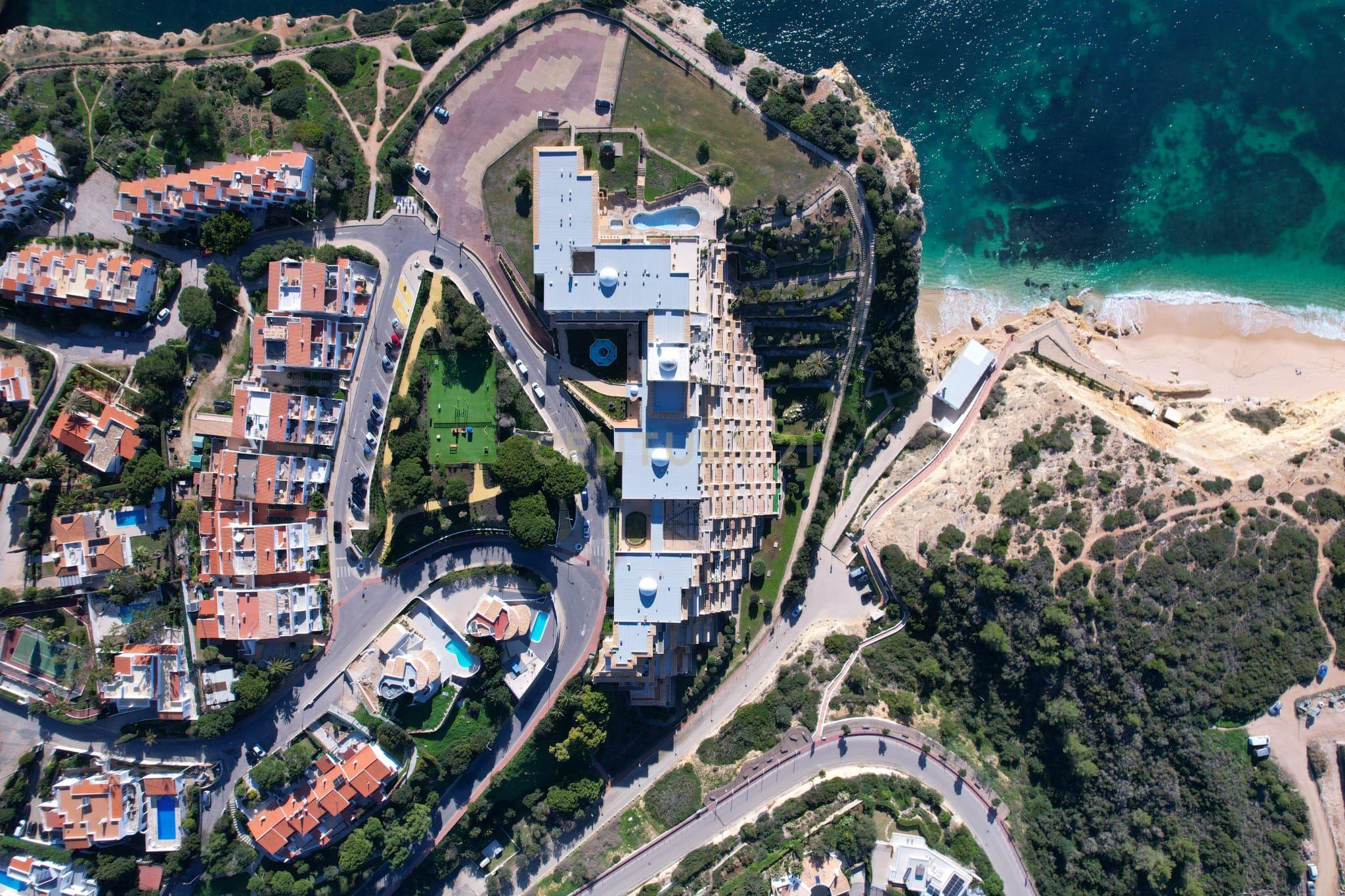 Apartamento T1 em Lagoa com Piscina e Boa Exposição Solar - Image 7