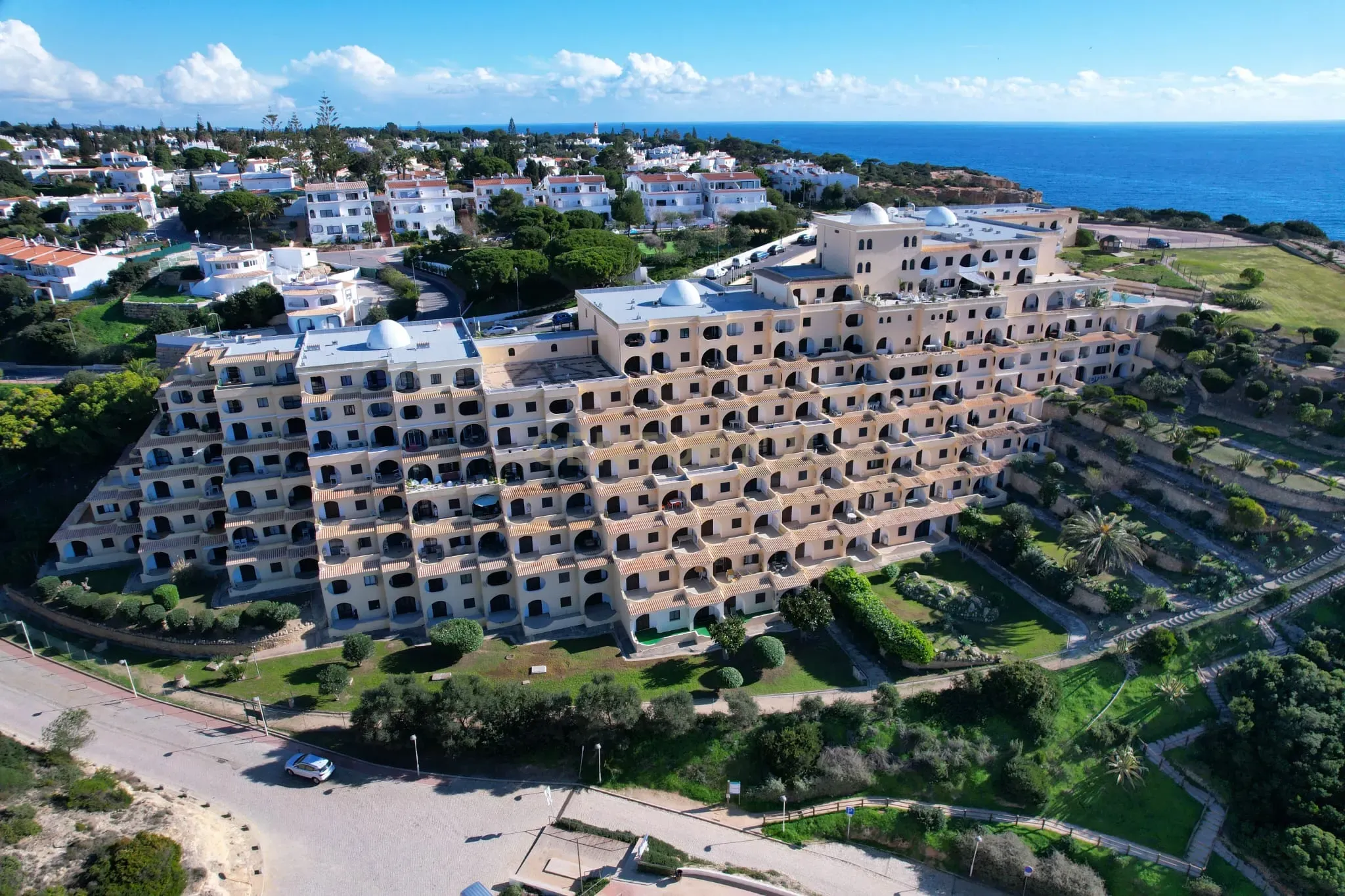 Apartamento T1 em Lagoa com Piscina e Boa Exposição Solar - Image 8