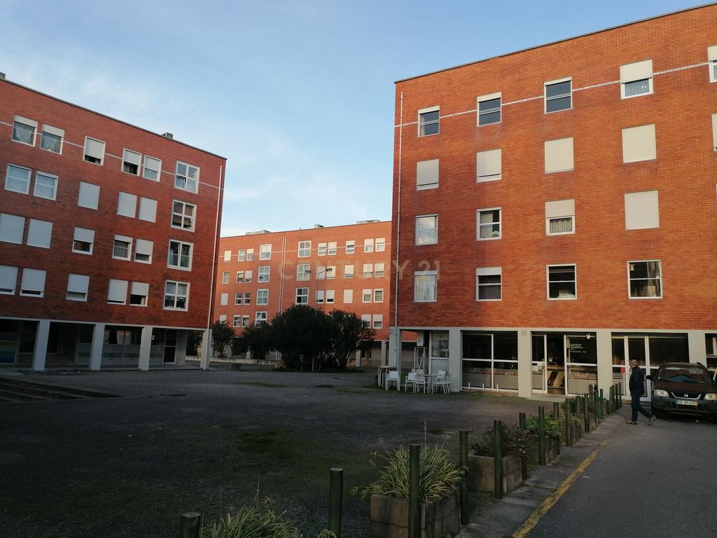EXCELENTE OPORTUNIDADE DE INVESTIMENTO – LOJA ARRENDADA À VENDA NA SENHORA DA HORA!  - Image 12