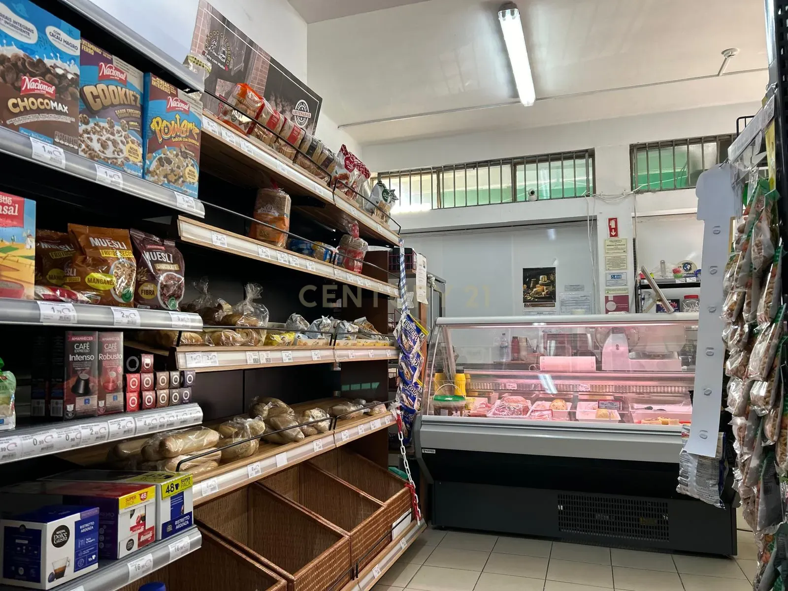 Trespasse de Mini-Mercado em Faro – Excelente Localização - Image 12