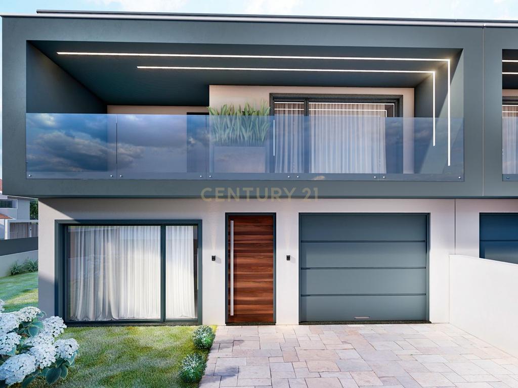Moradia T3 Arquitectura Moderna no Porto Alto - Image 2