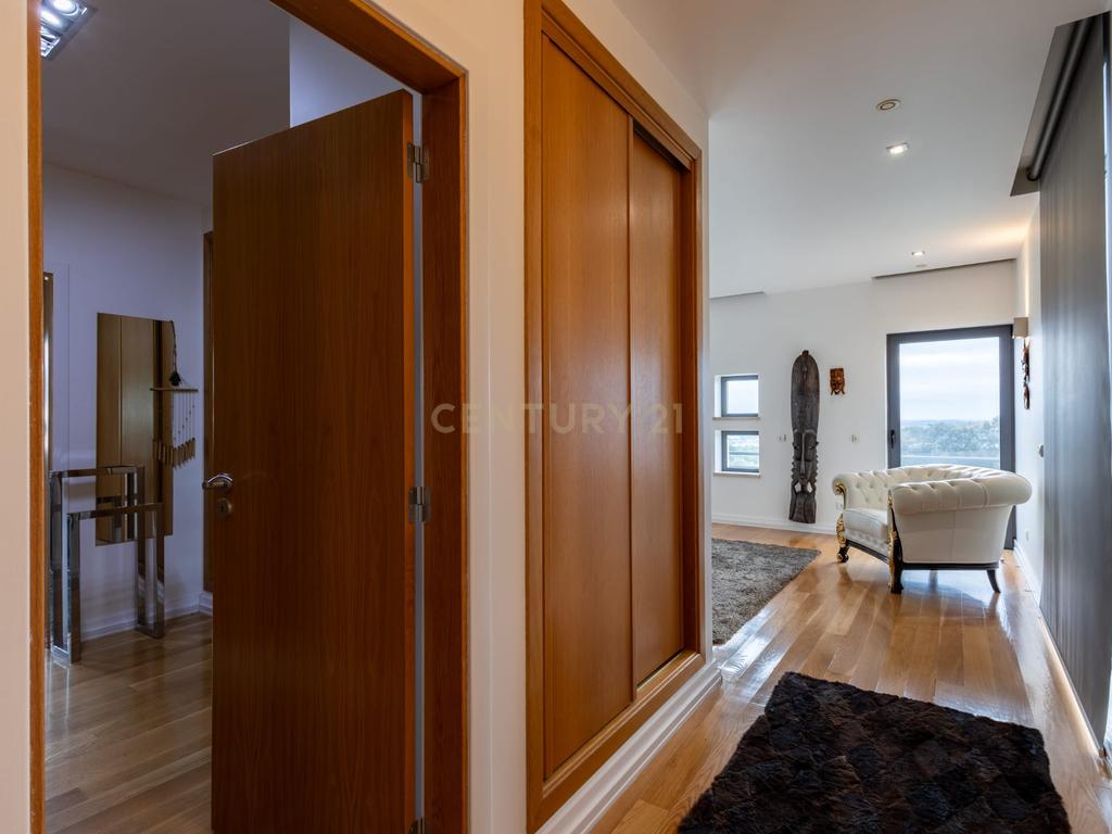 Moderna moradia T4 de luxo com terreno para investimento - Alcanena - Santarém - Image 16