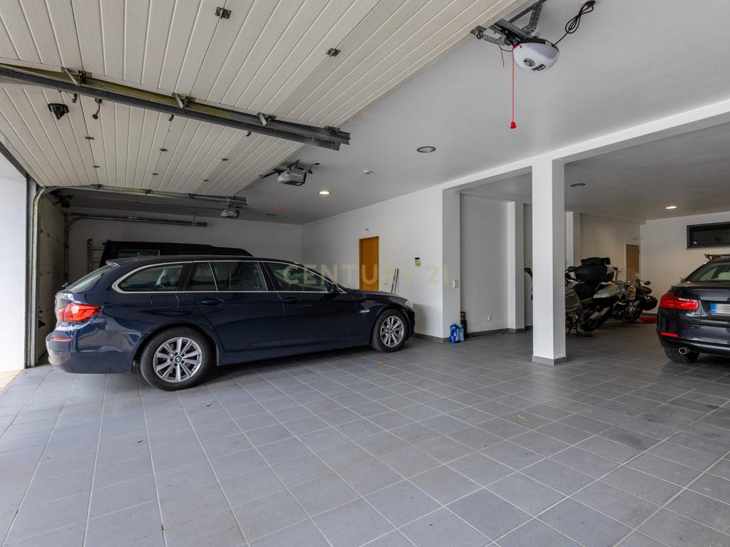 Moderna moradia T4 de luxo com terreno para investimento - Alcanena - Santarém - Image 32