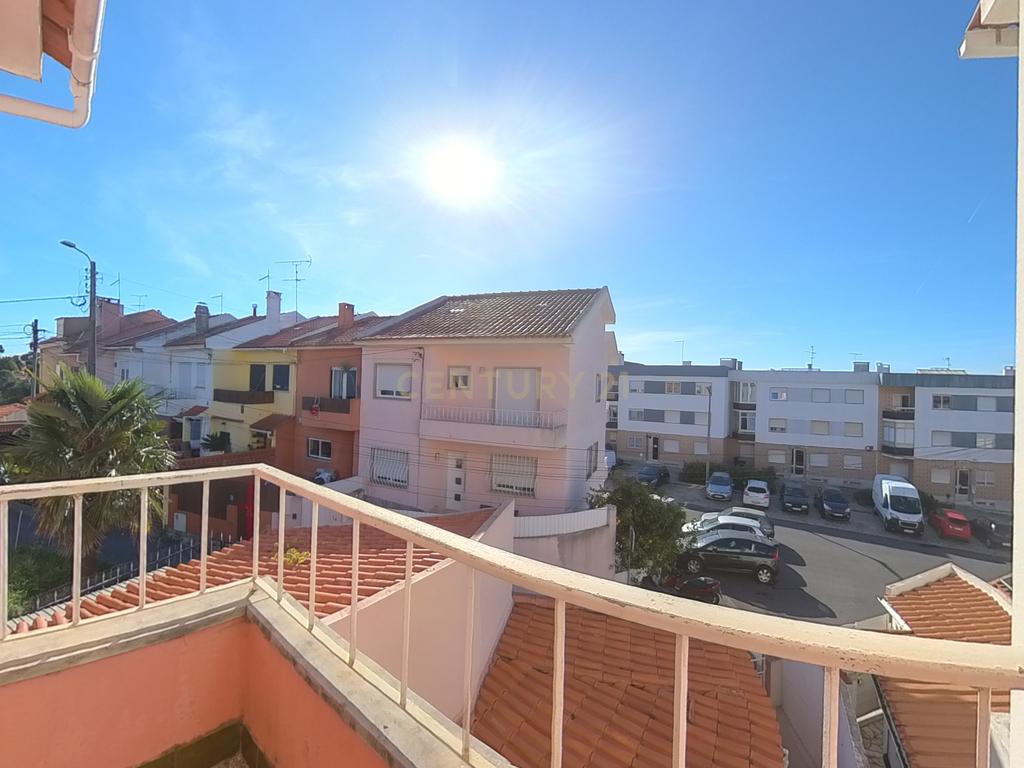 Moradia T2+T1 no Bairro de São José, Cascais - Image 1