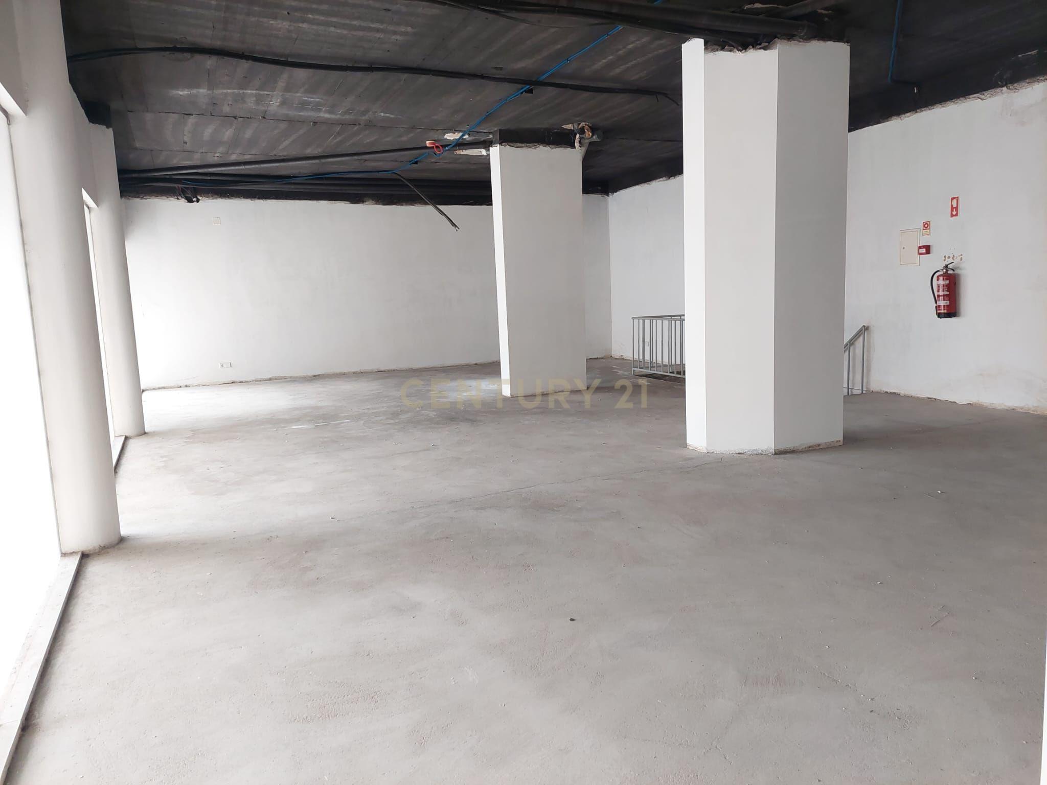 Comércio ou serviços com 140 m2 no CENTRO DE RIO MAIOR - Image 16