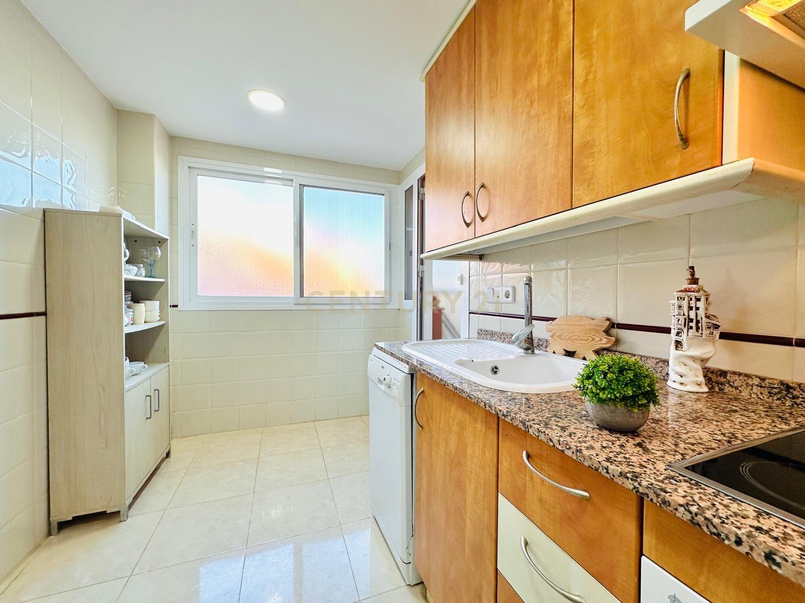 Apartamento Espaçoso em Almería - 3 Quartos e 2 Casas de Banho - Image 21